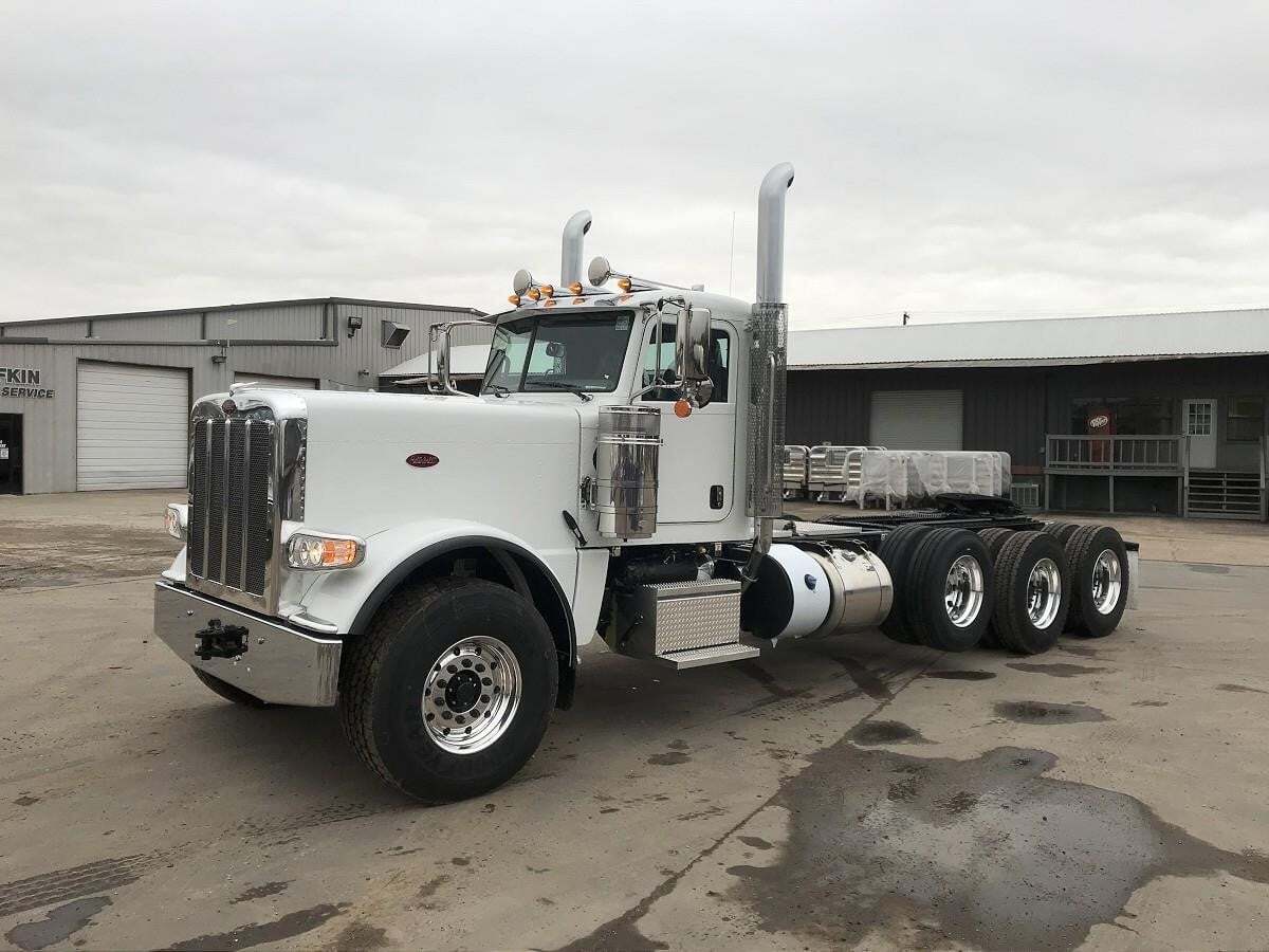 2020 PETERBILT 389 in Longview, TX