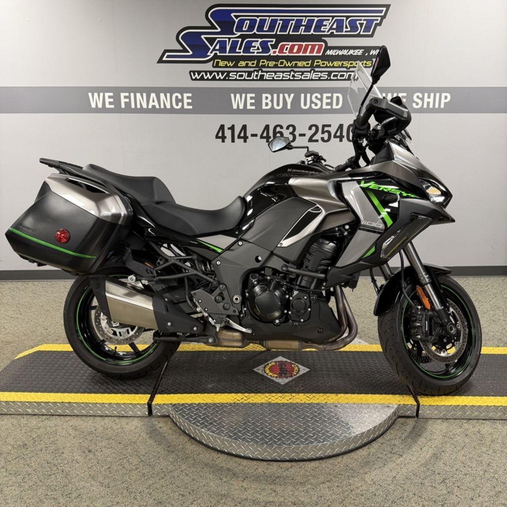 2025 Kawasaki Versys® 1100 SE LT ABS ABS in Milwaukee, WI