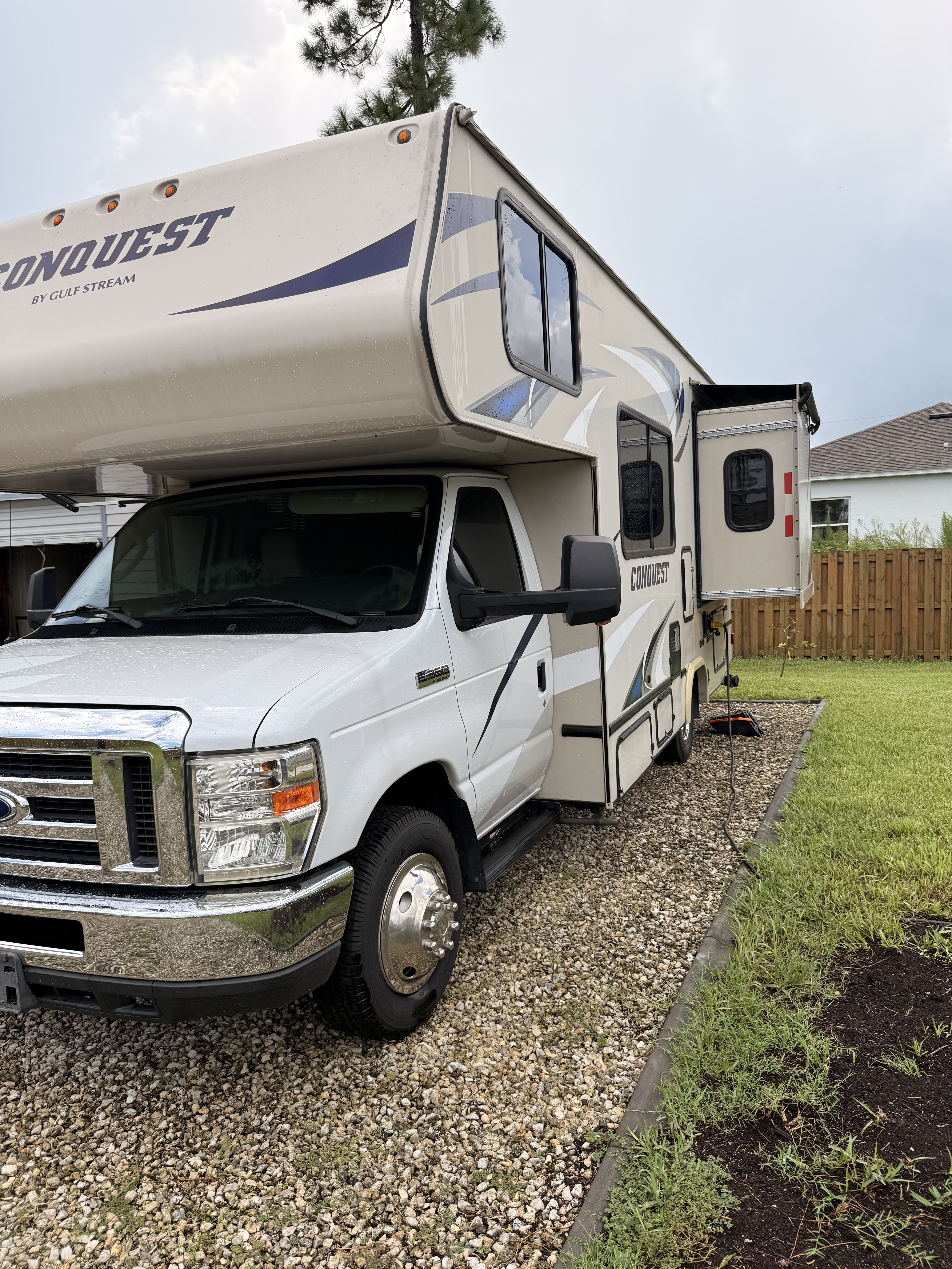 2019 Gulf Stream CONQUEST CLASS C 6220 in lehigh acres FL