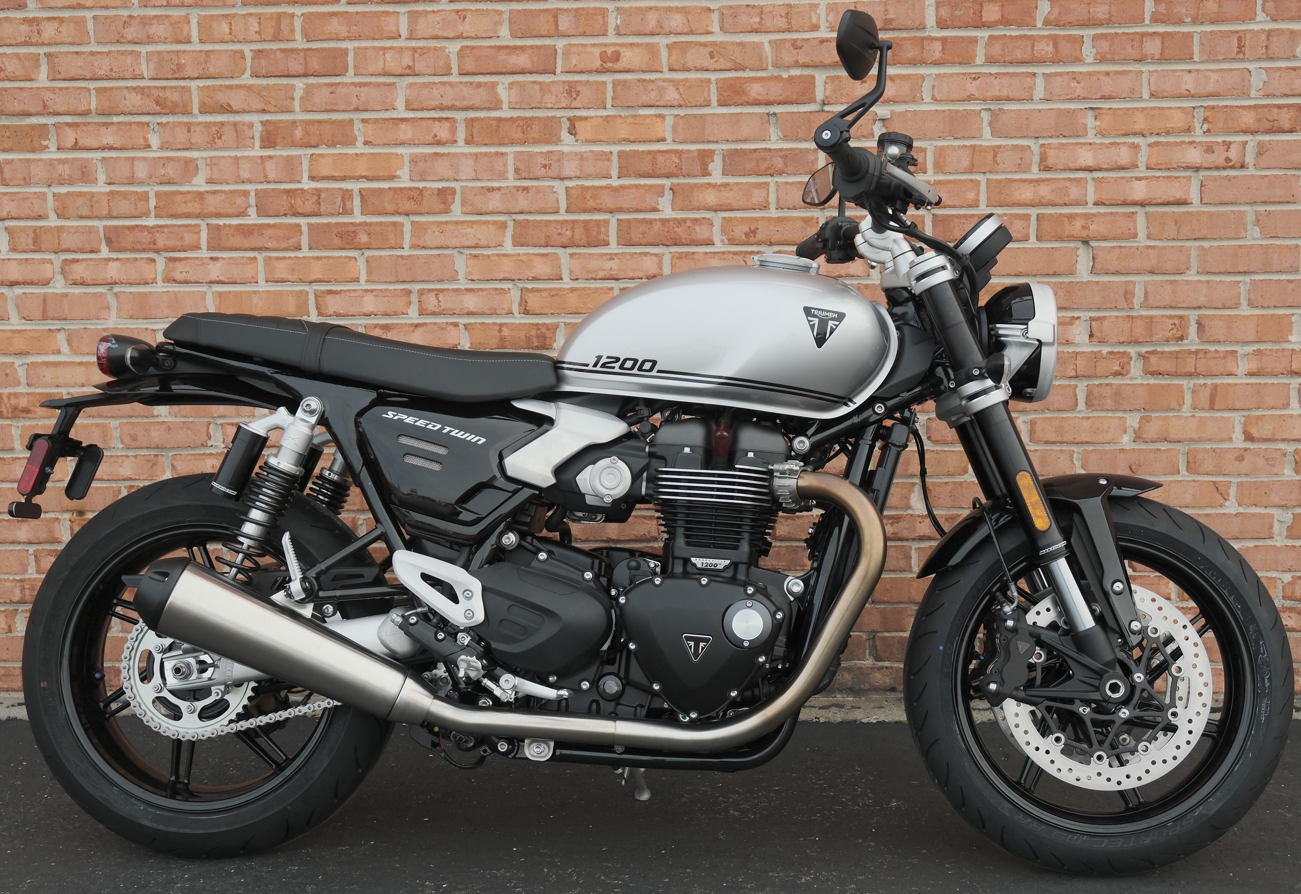 2025 Triumph Speed Twin 1200 in Chicago, IL