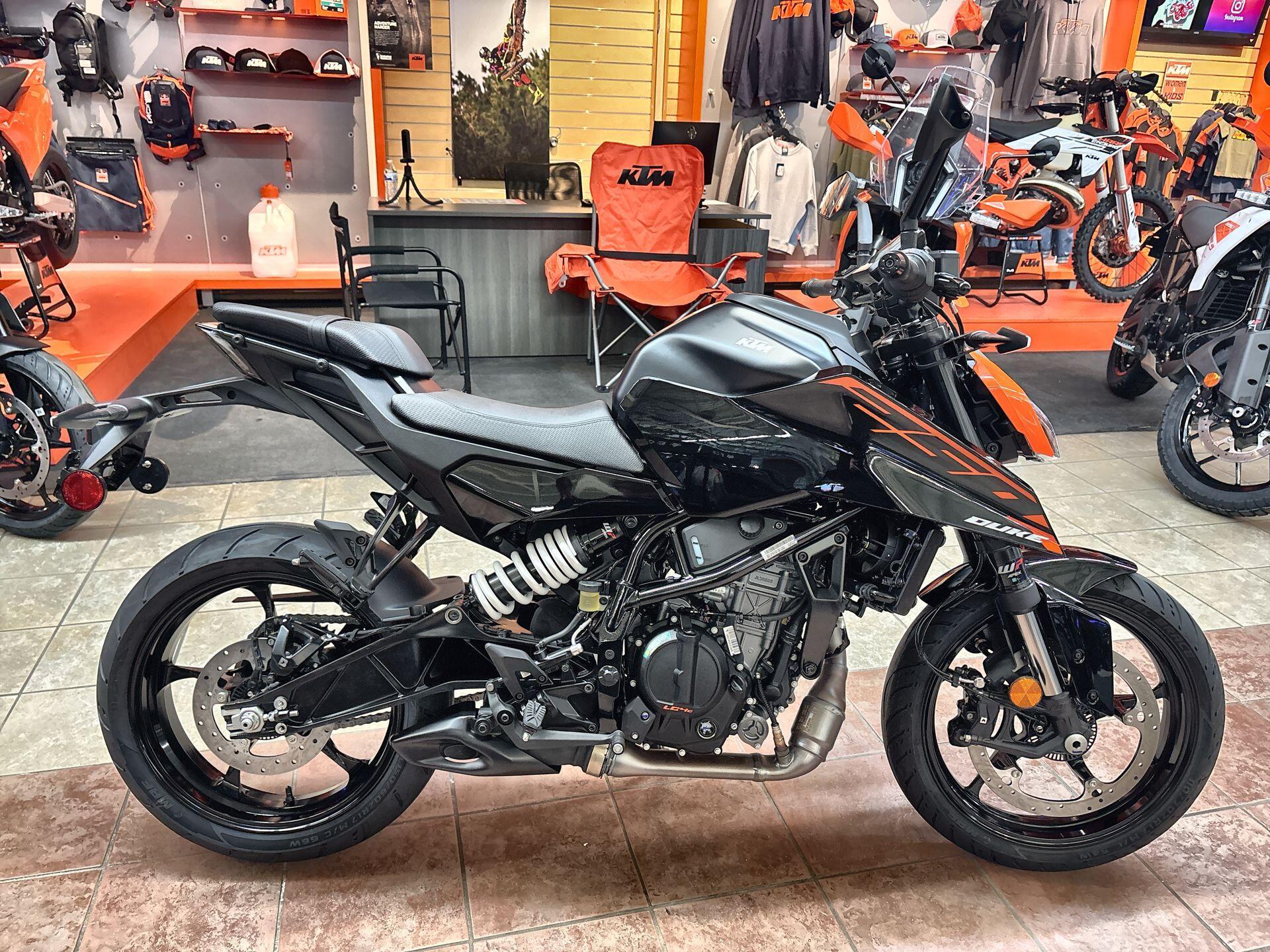 2026 KTM 250 DUKE, black - B.D. 250 in Lakewood, CO