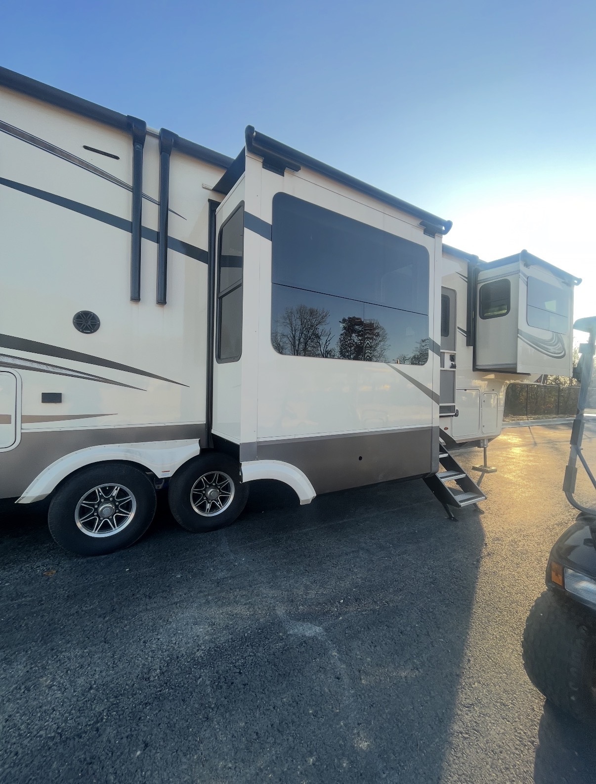 2021 Grand Design SOLITUDE 380FL-R in kingston TN