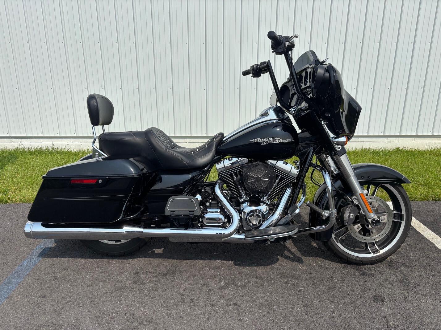 2016 Harley-Davidson FLHXS &sol; Street Glide Special SPECIAL in Tyrone, PA