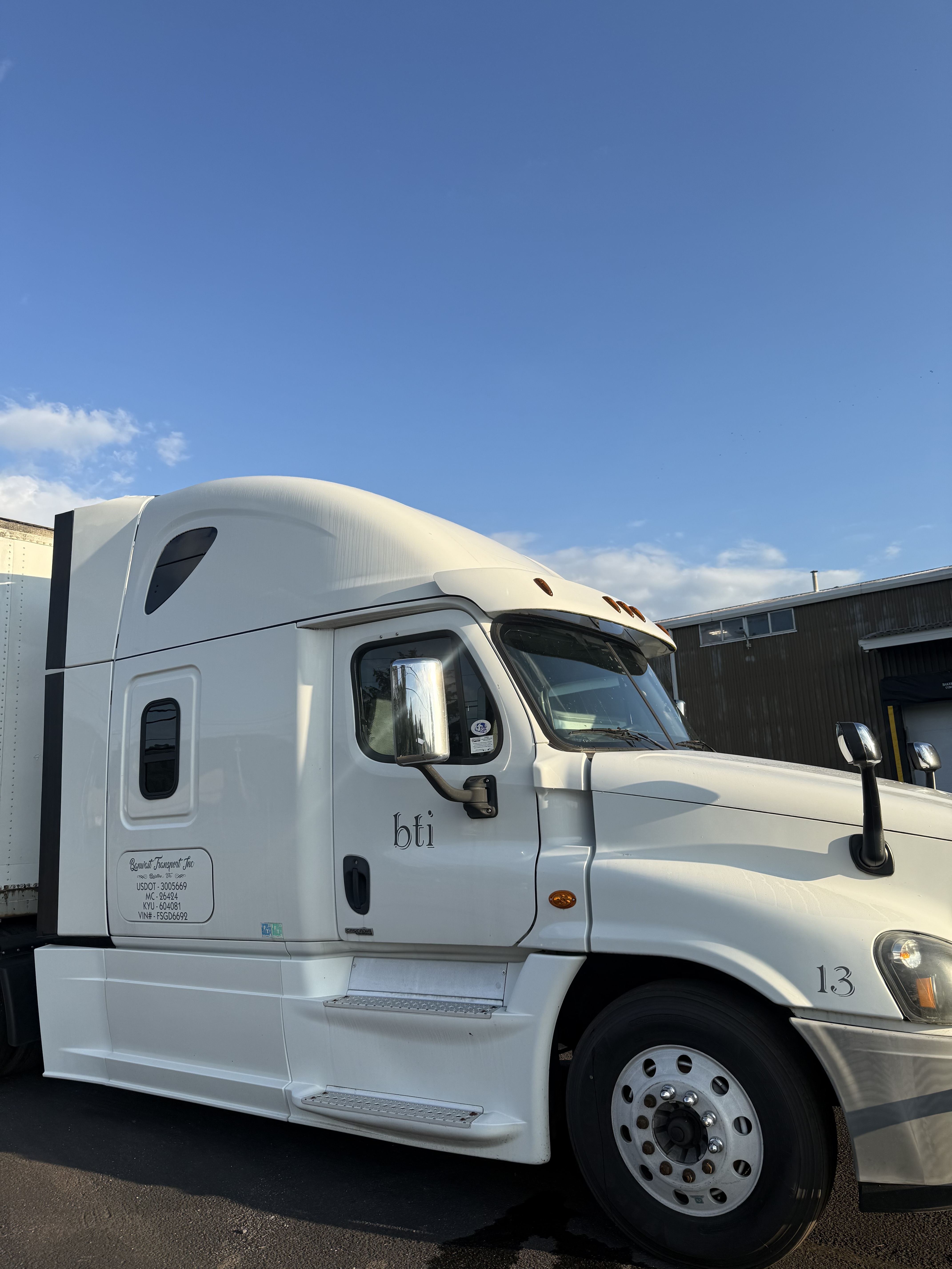 2015 FREIGHTLINER CASCADIA SLP SLP in Springfield, PA