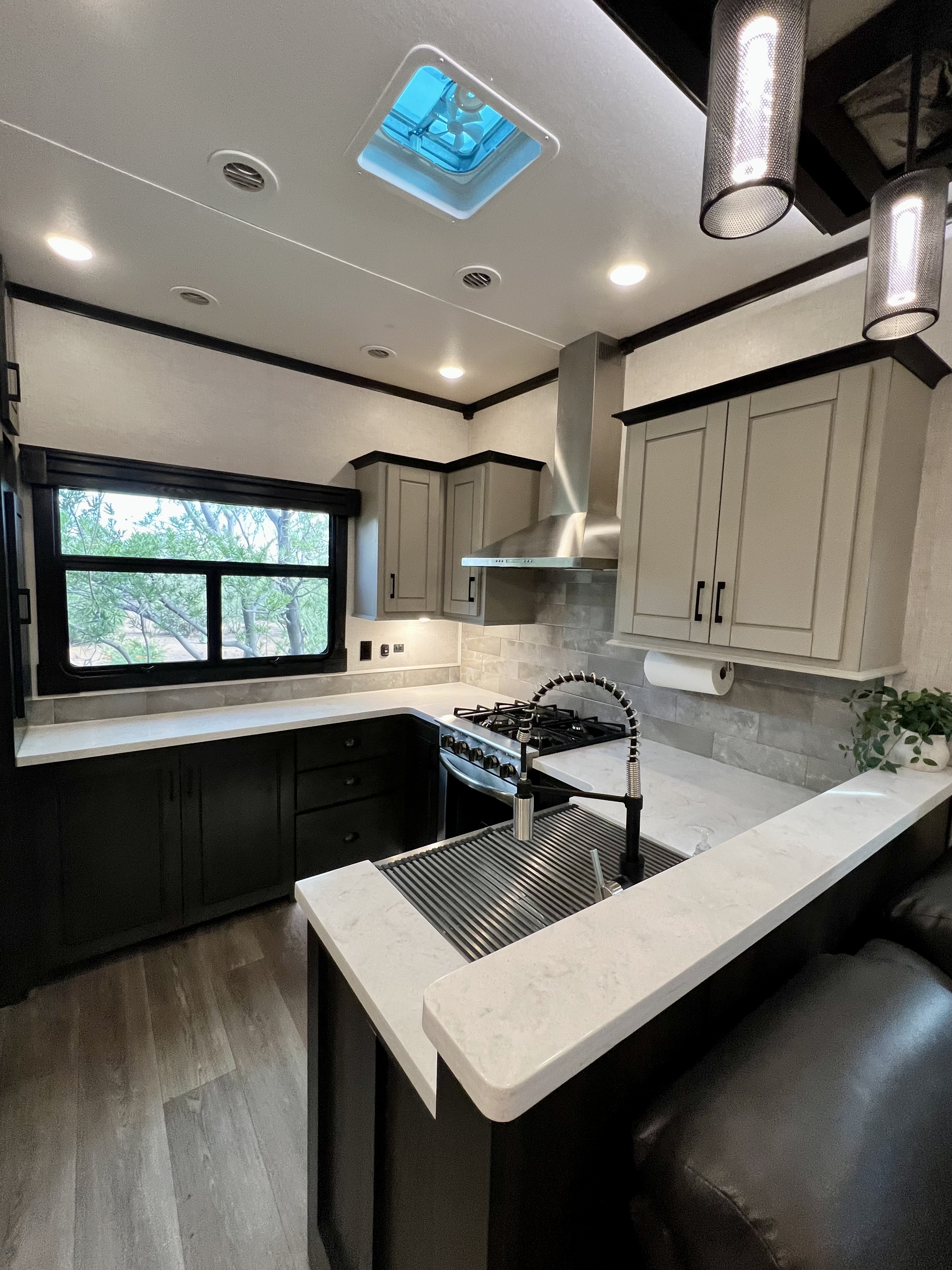 2021 Redwood CROSSROADS 4001LK in tucson AZ