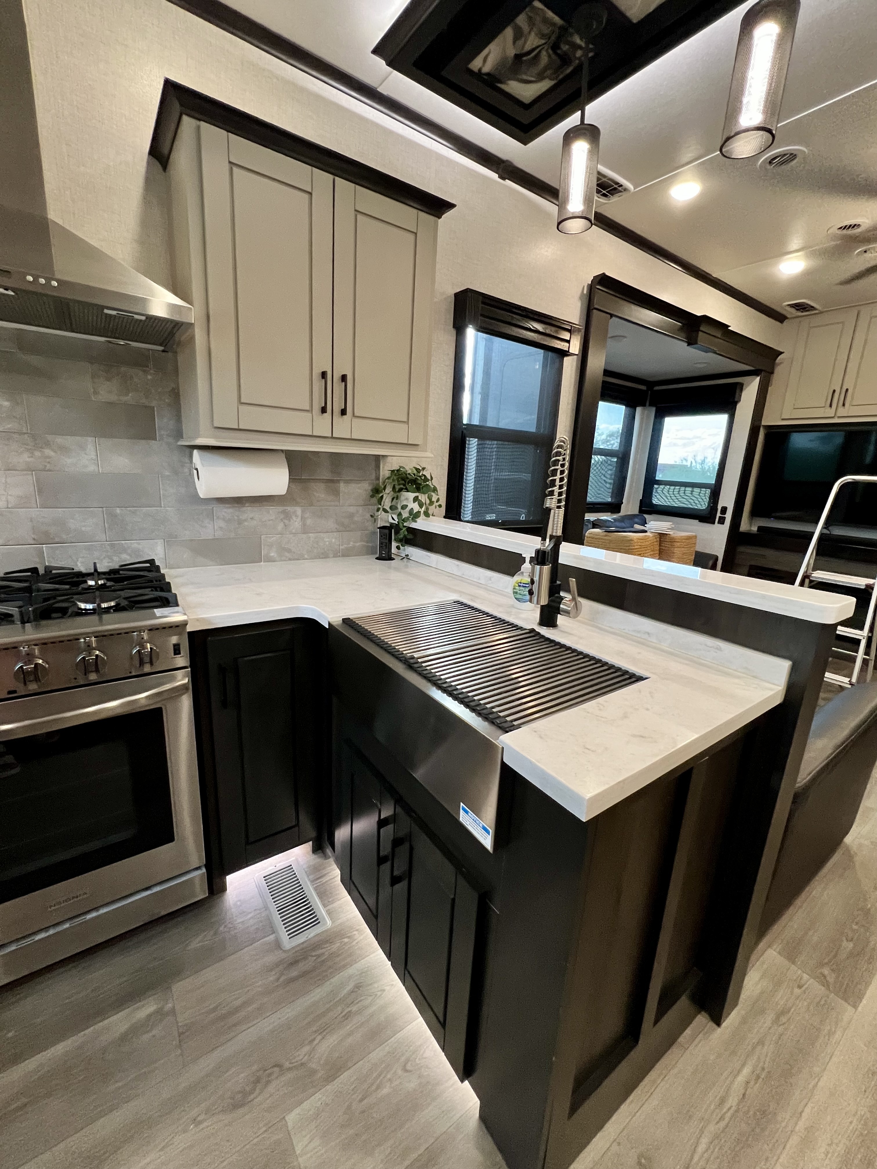 2021 Redwood CROSSROADS 4001LK in tucson AZ