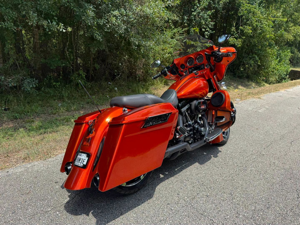 2011 Harley-Davidson  FLHXSE2 CVO STREET GLIDE in conroe TX