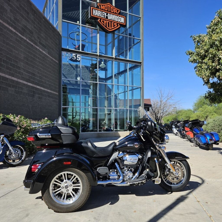 2024 Harley-Davidson Tri Glide Ultra FLHTCUTG - Tri Glide Ultra ULTRA CLASSIC® in Tucson, AZ