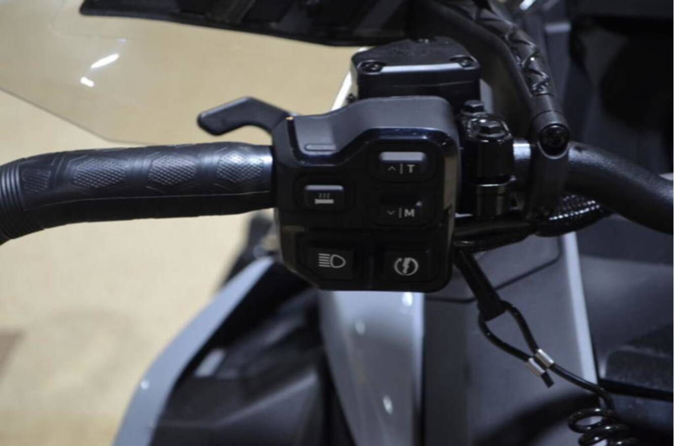 A photo of this 2026 Ski-Doo MXZ Adrenaline 850 E-TEC 137_Grey