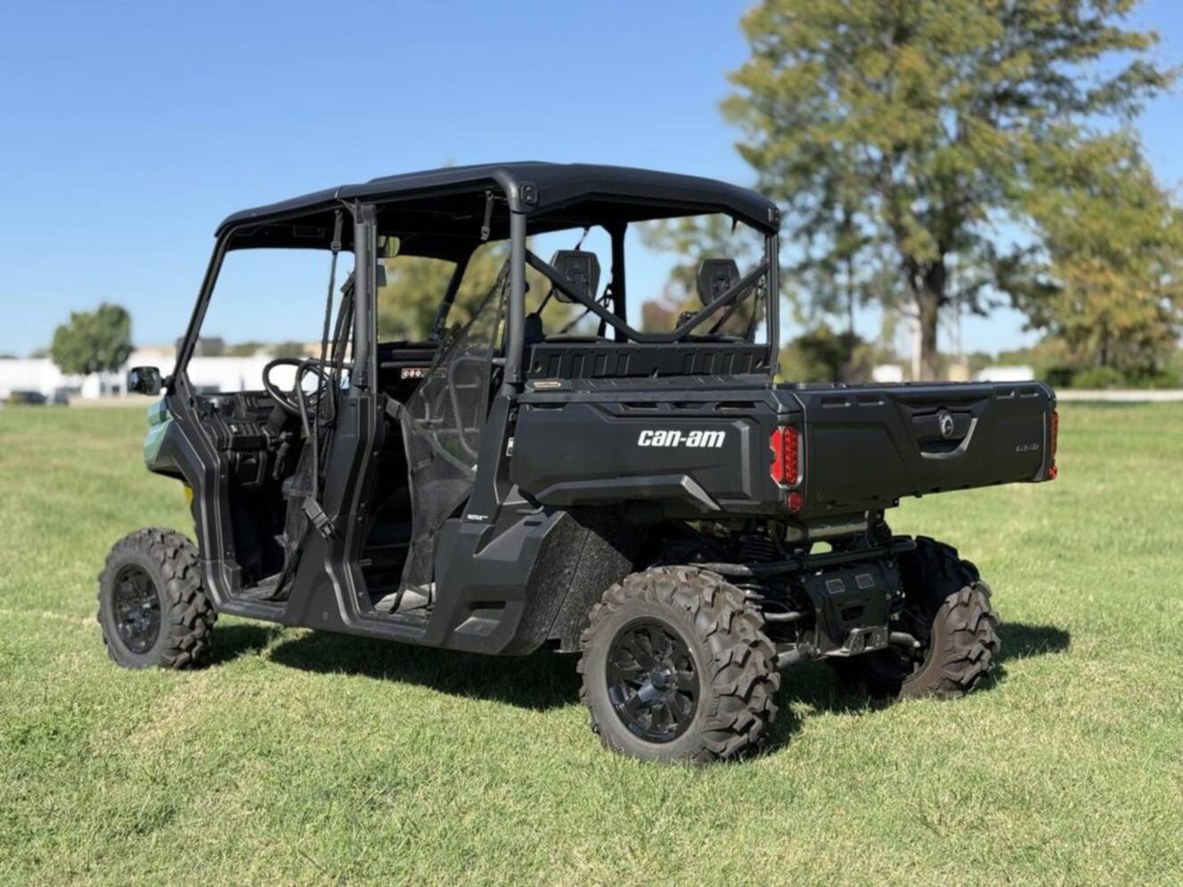 A photo of this 2026 Can-Am Defender MAX DPS HD10