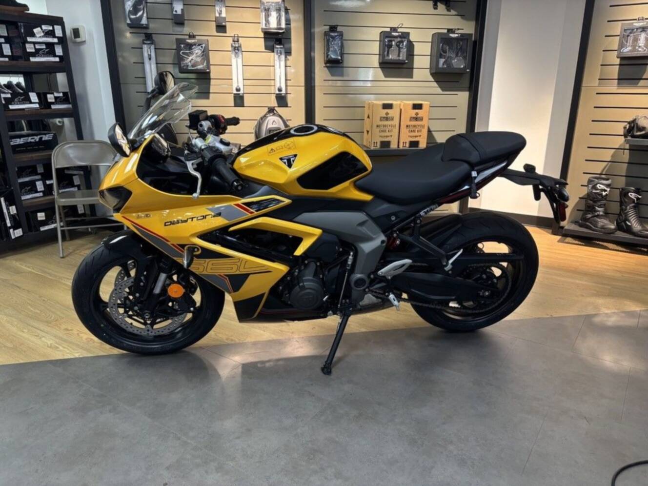 A photo of this 2026 Triumph Daytona 660 Cosmic Yellow / Sapphire Black