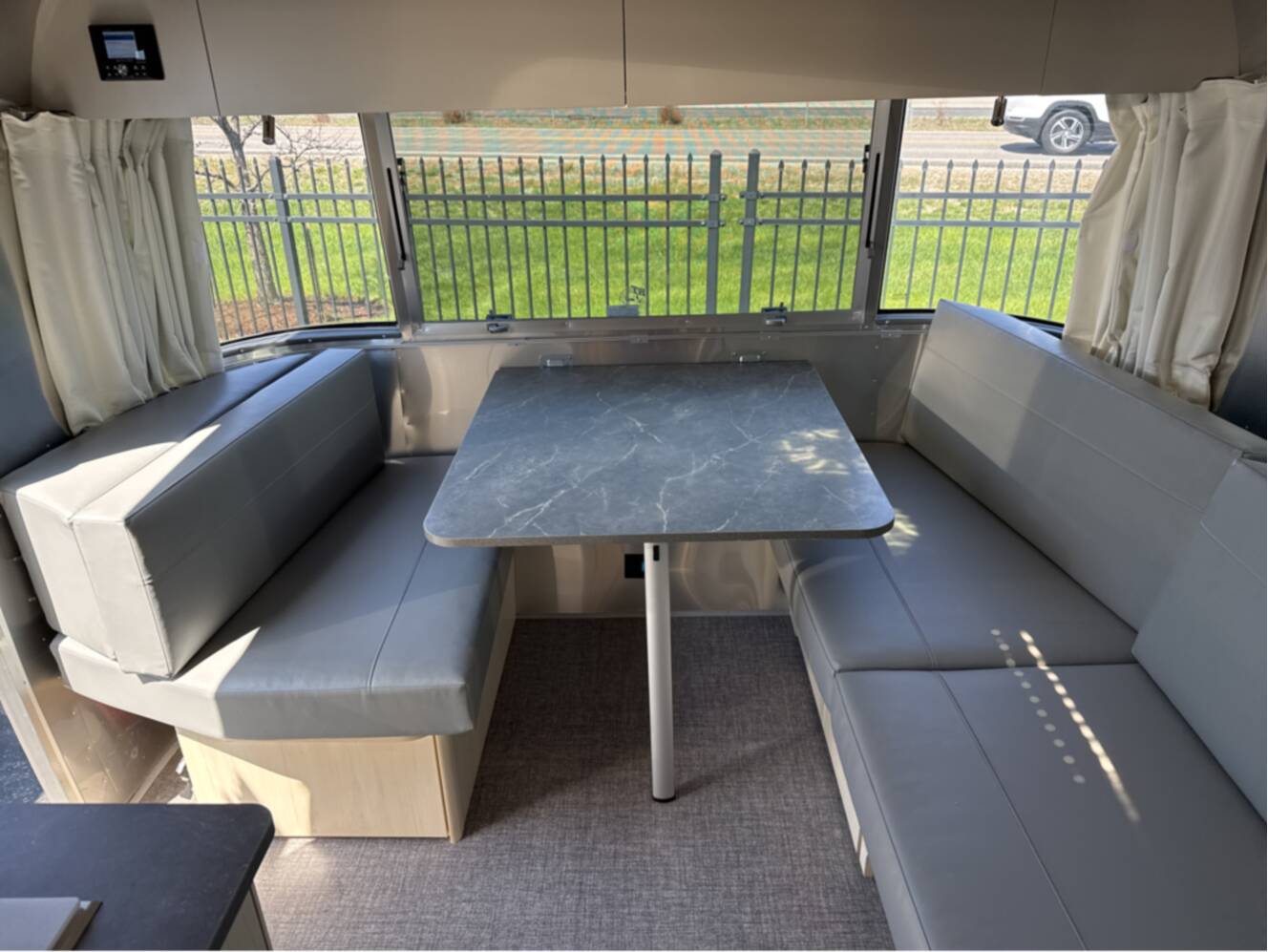 A photo of this 2025 Airstream FLYING CLOUD 27FB QUEEN