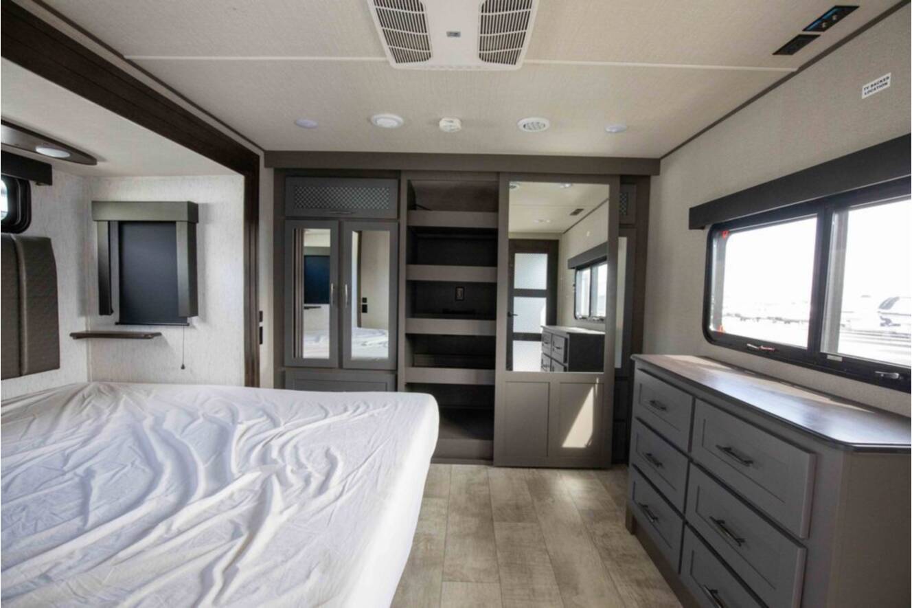 A photo of this 2023 Grand Design MOMENTUM 351MS