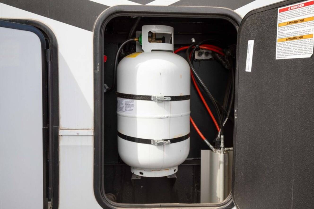 A photo of this 2023 Grand Design MOMENTUM 351MS