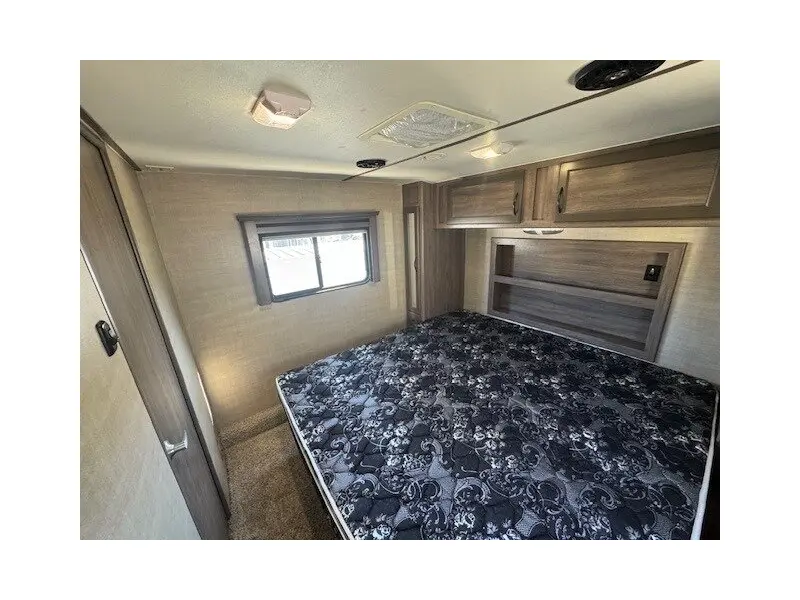 2019 PACIFIC COACHWORKS BLAZE'N F29