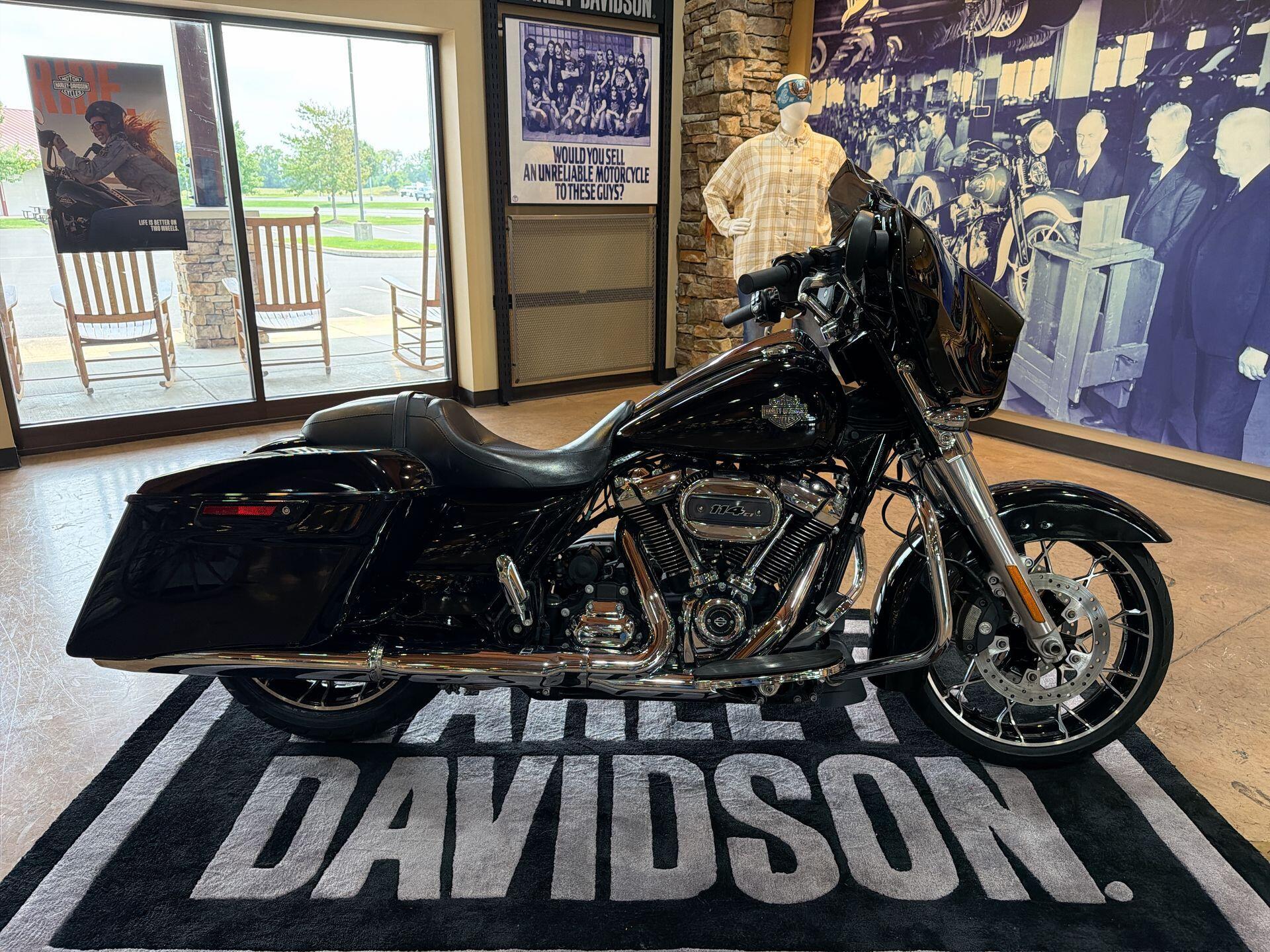 2023 Harley-Davidson Street Glide Special SPECIAL in Mechanicsburg, PA