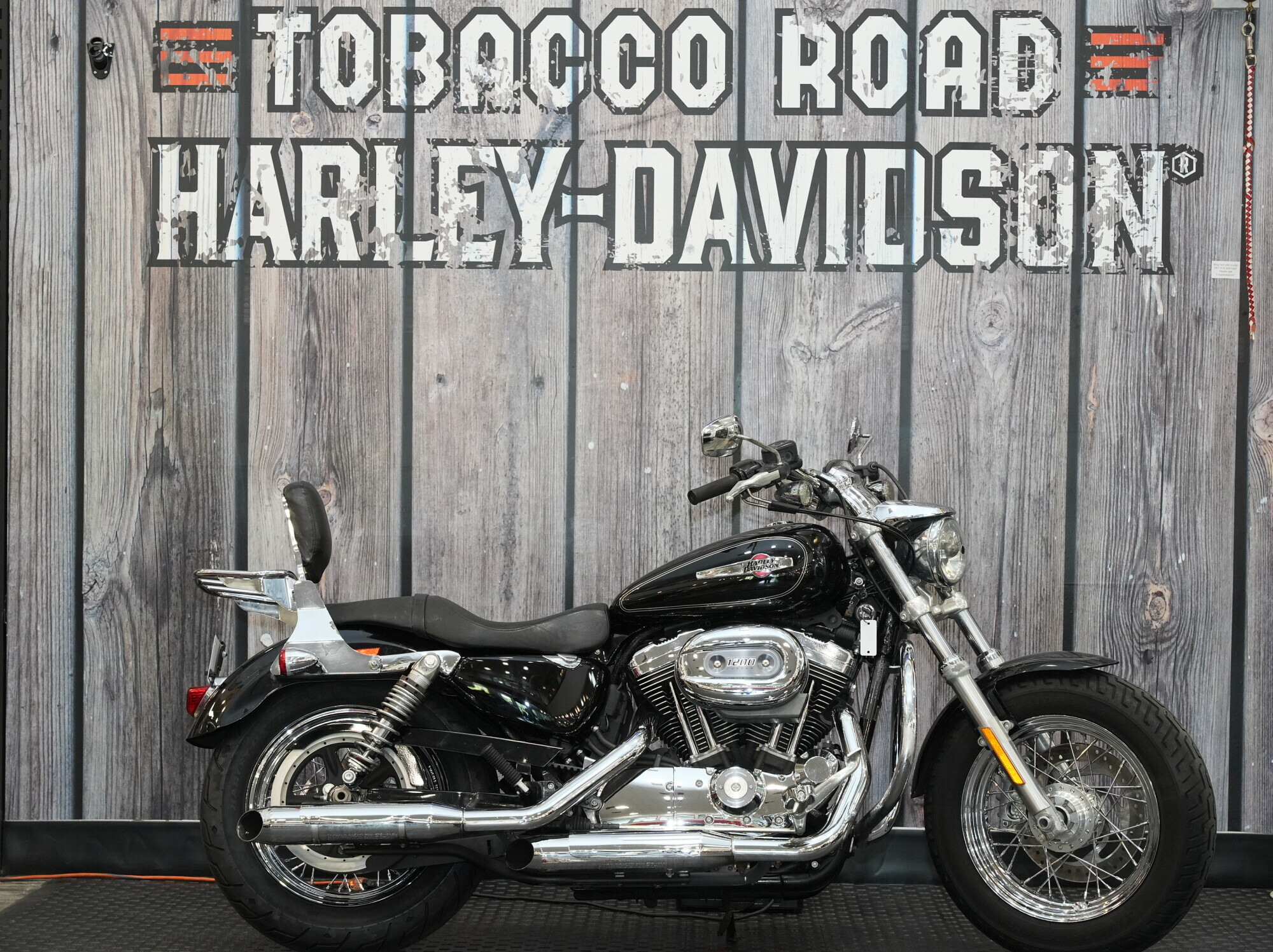 2017 Harley-Davidson 1200 Custom in Raleigh, NC