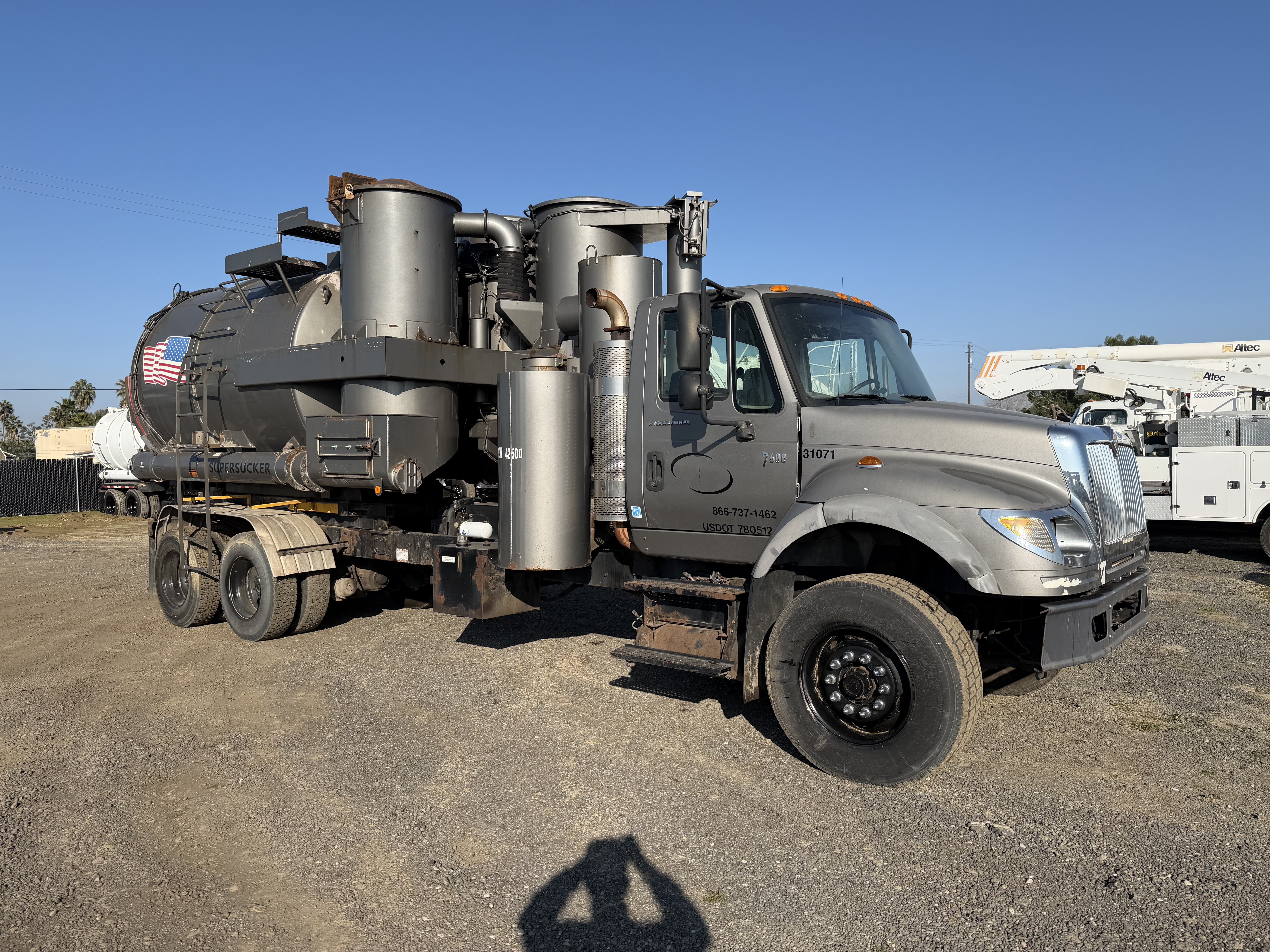 2007 International 7600 in Bakersfield, CA