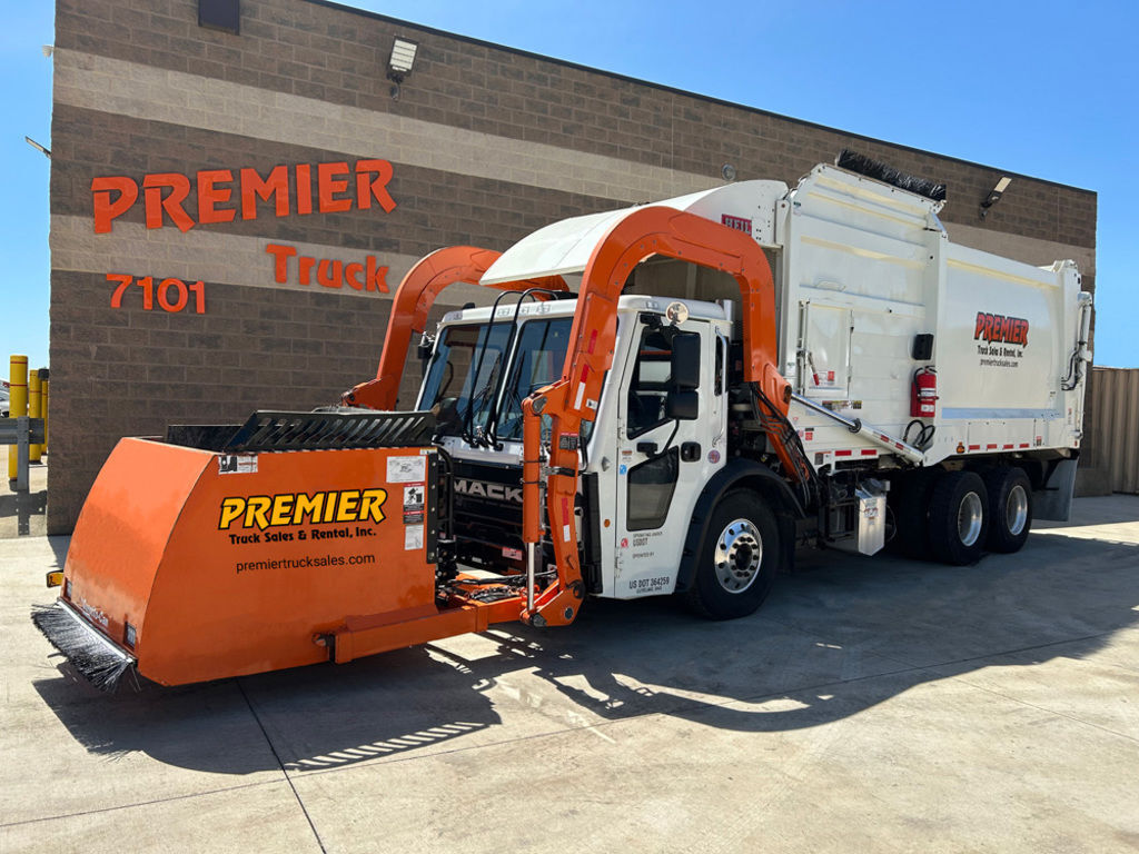2025 MACK LR64R in Cleveland, OH