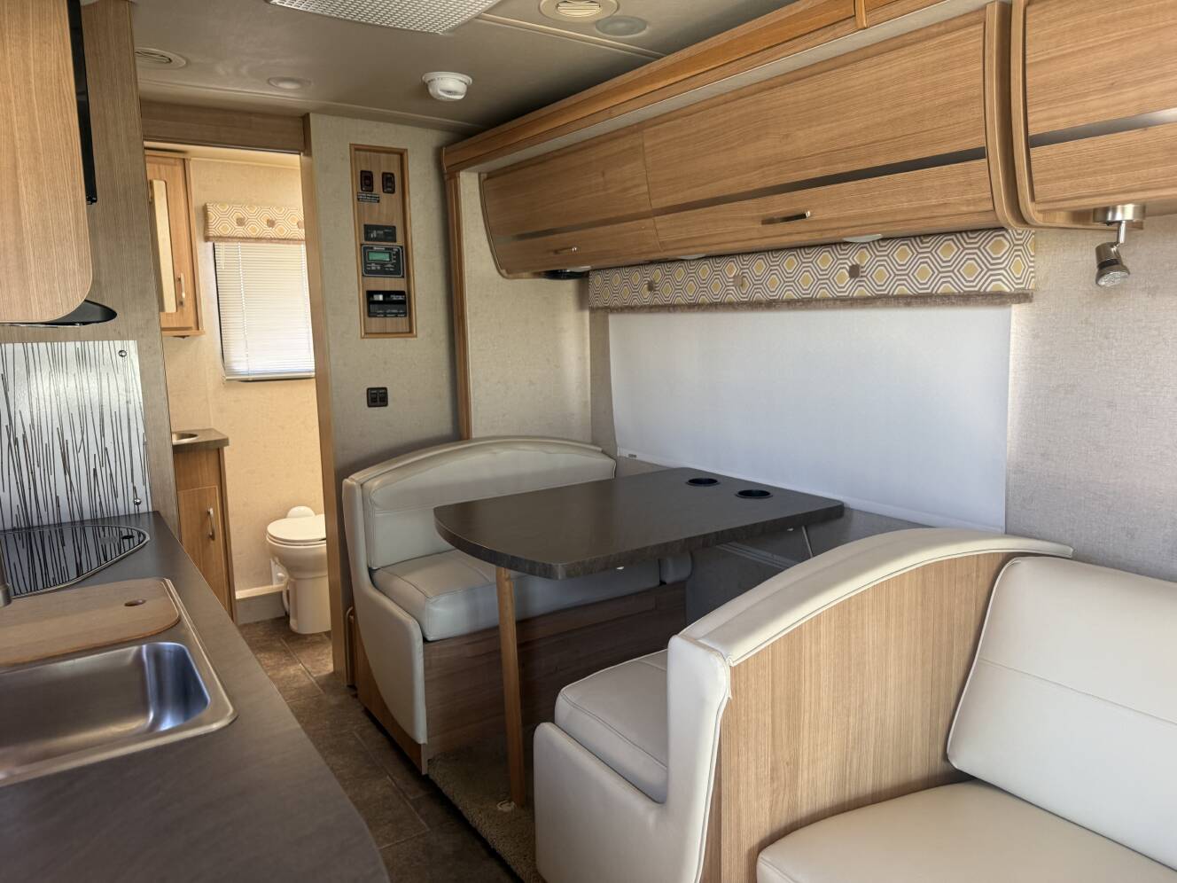 A photo of this 2013 Itasca Navion 24J