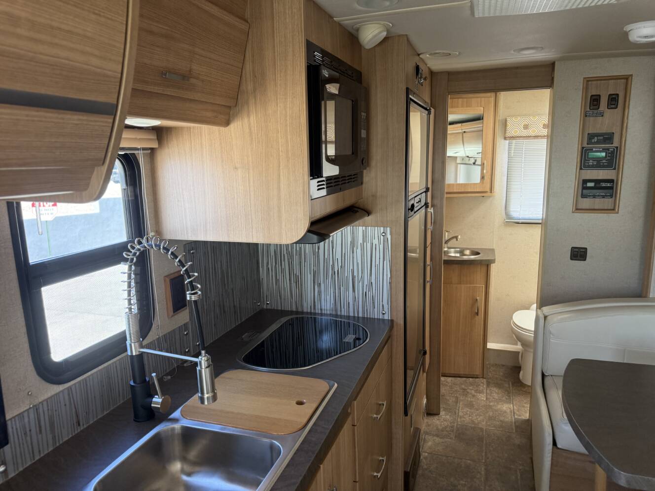 A photo of this 2013 Itasca Navion 24J