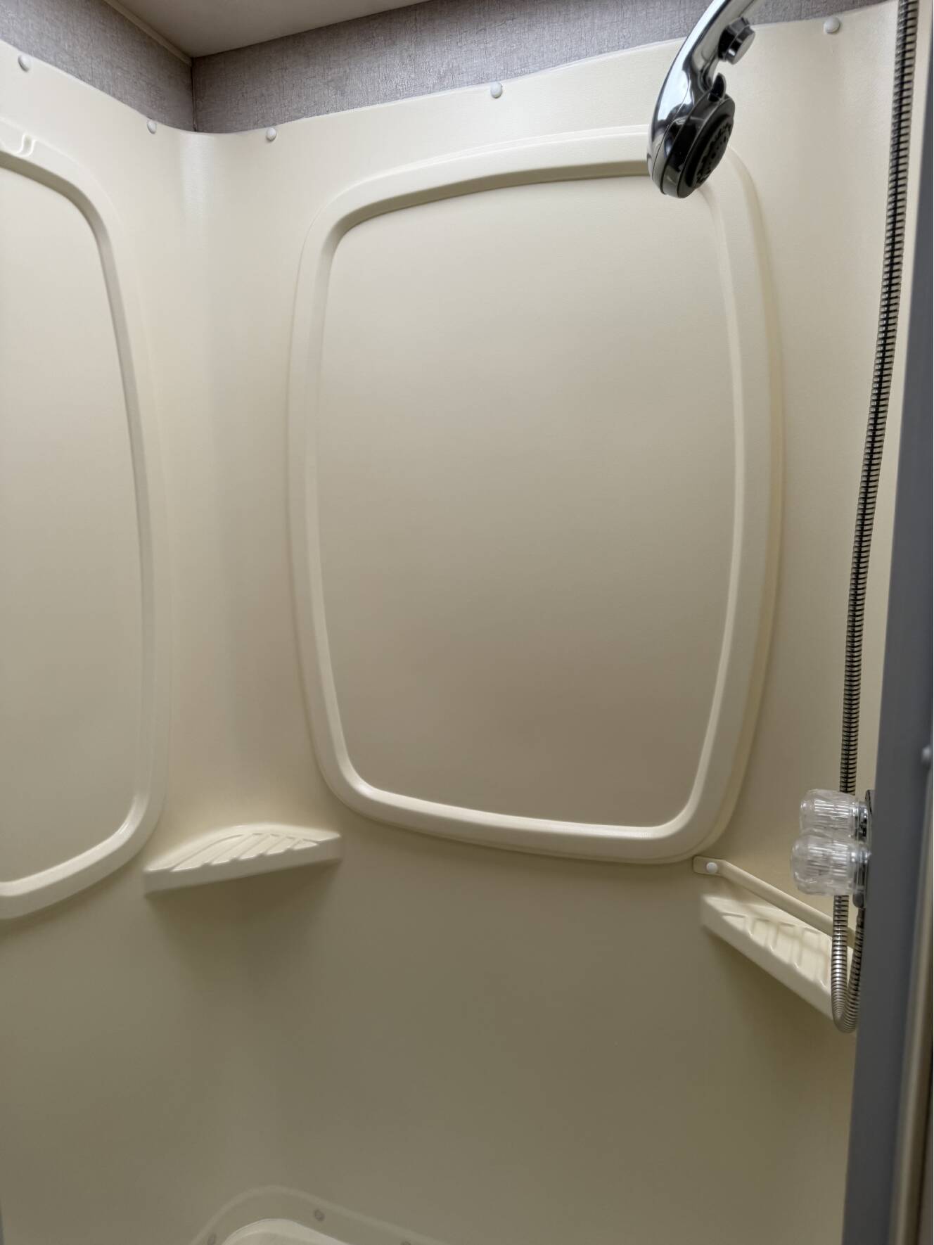 A photo of this 2013 Itasca Navion 24J