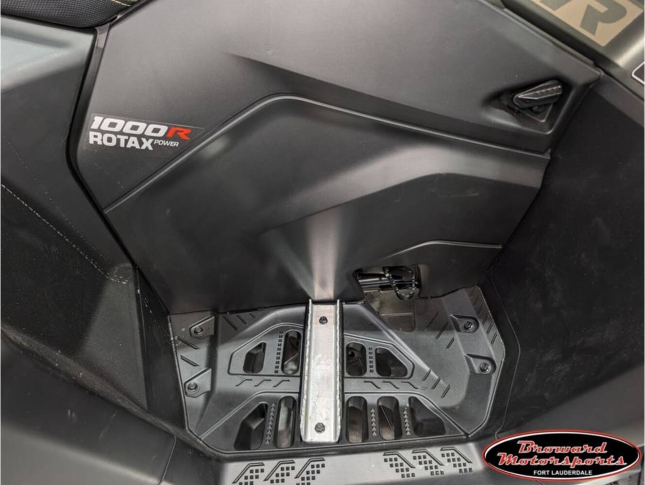 A photo of this 2026 Can-Am Outlander X mr 1000R Loft Green Satin