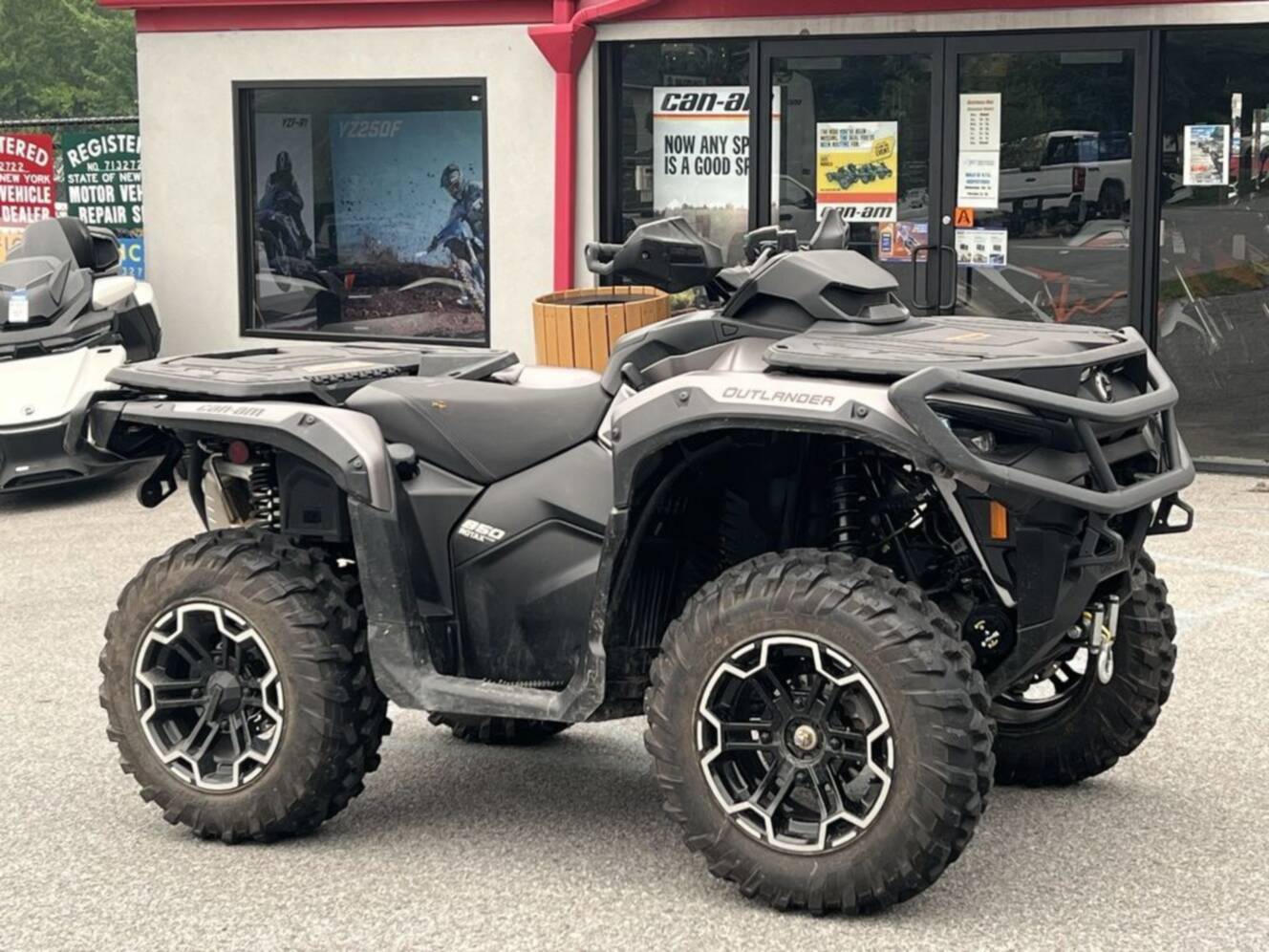 A photo of this 2025 Can-Am Outlander XT 850
