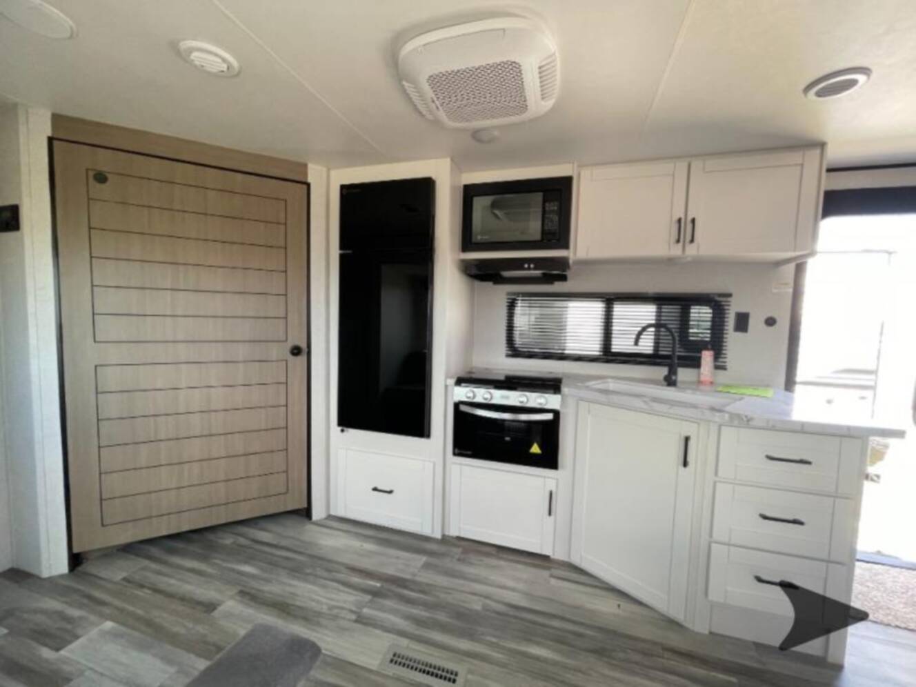 A photo of this 2026 Jayco Jay Flight SLX 263BHSW