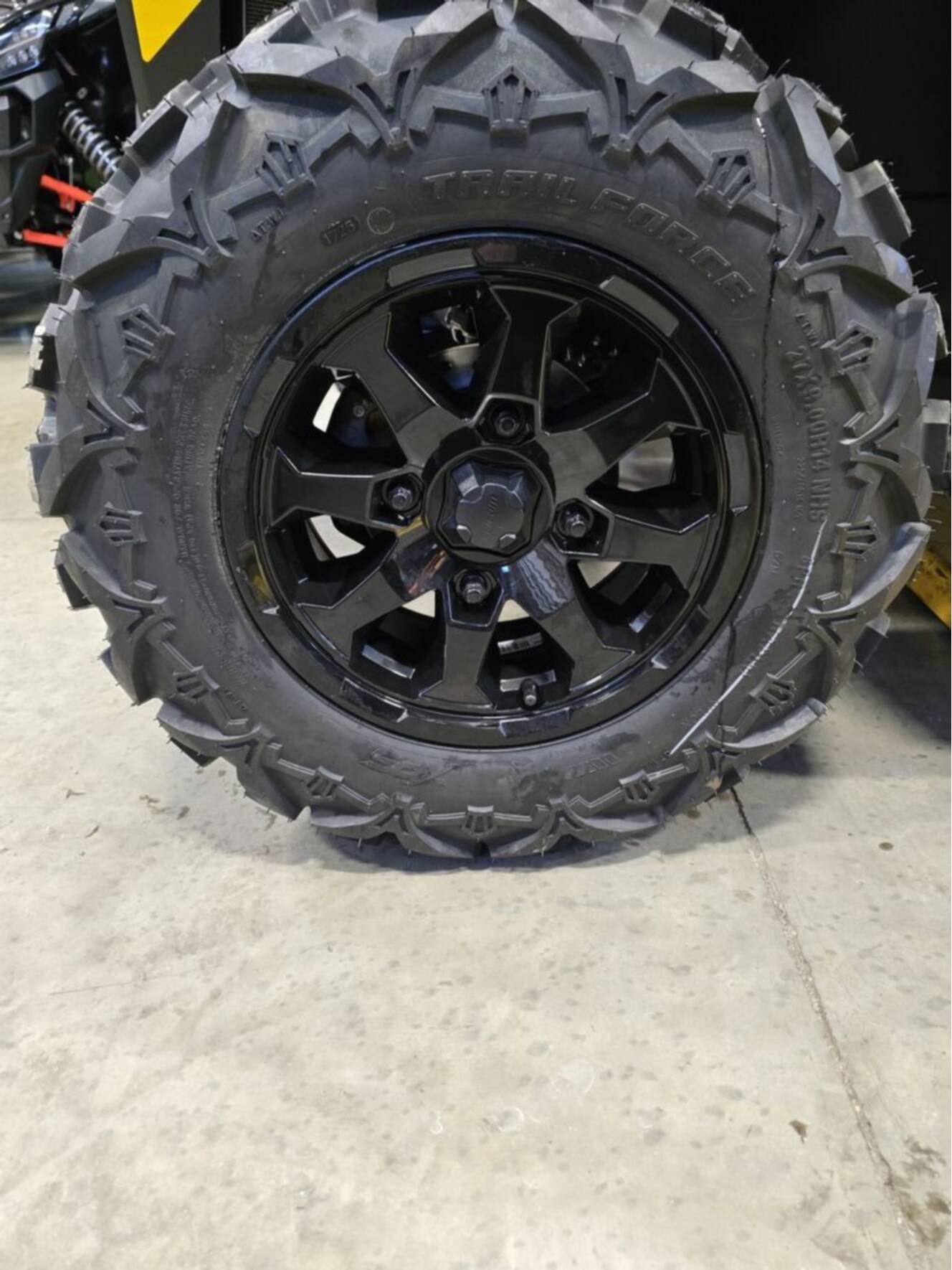 A photo of this 2026 Can-Am DEFENDER DPS HD7
