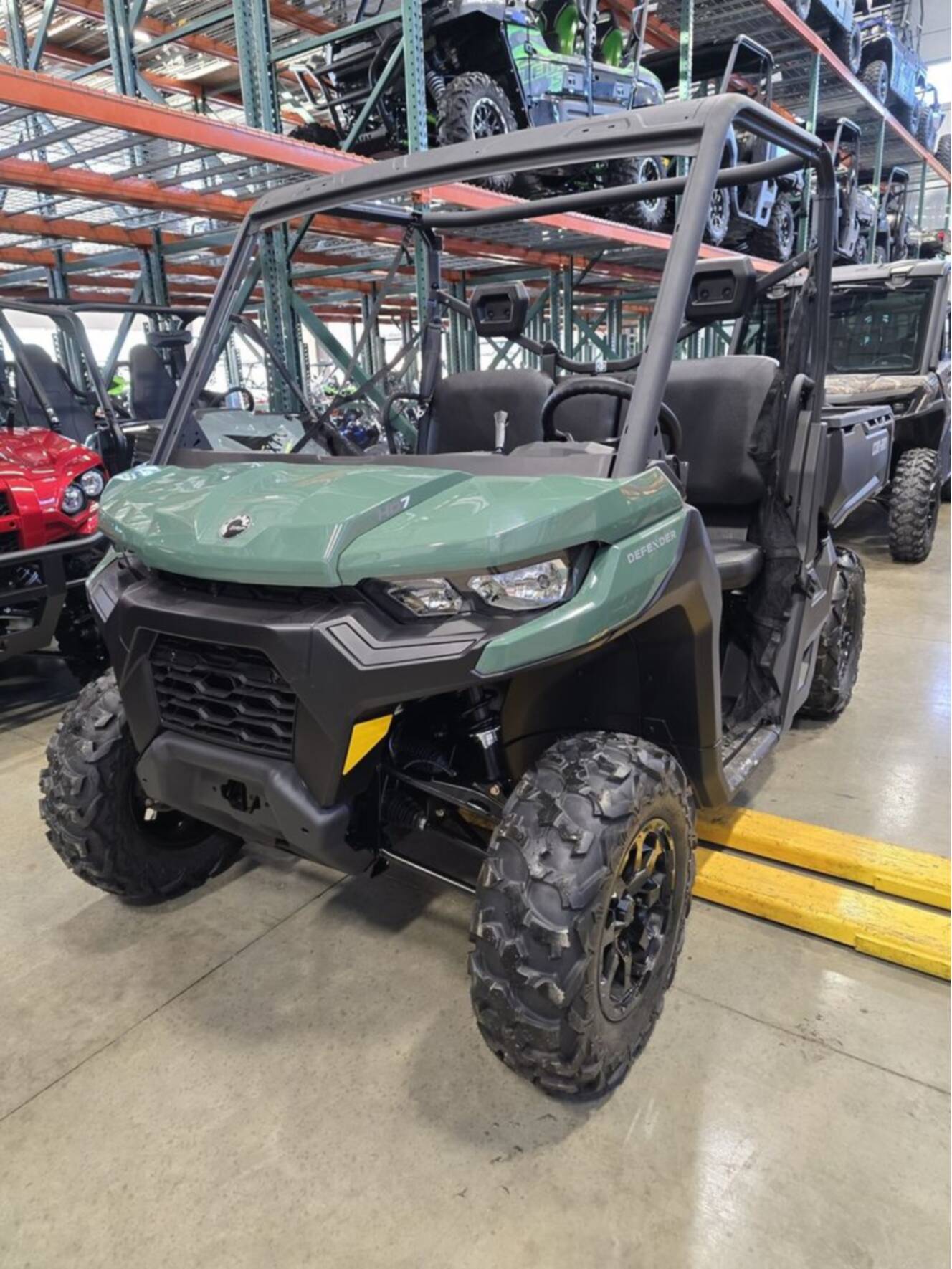 A photo of this 2026 Can-Am DEFENDER DPS HD7