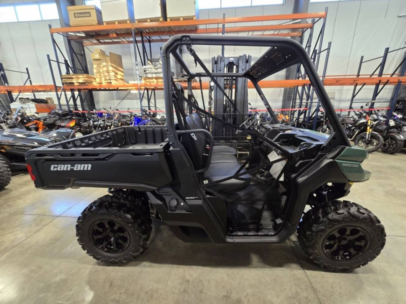 A photo of this 2026 Can-Am DEFENDER DPS HD7