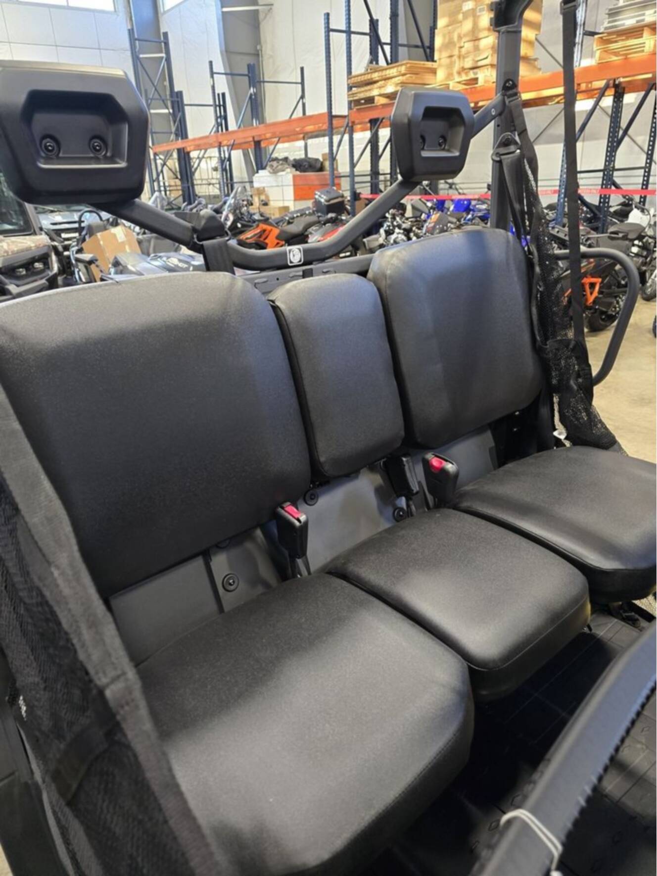A photo of this 2026 Can-Am DEFENDER DPS HD7