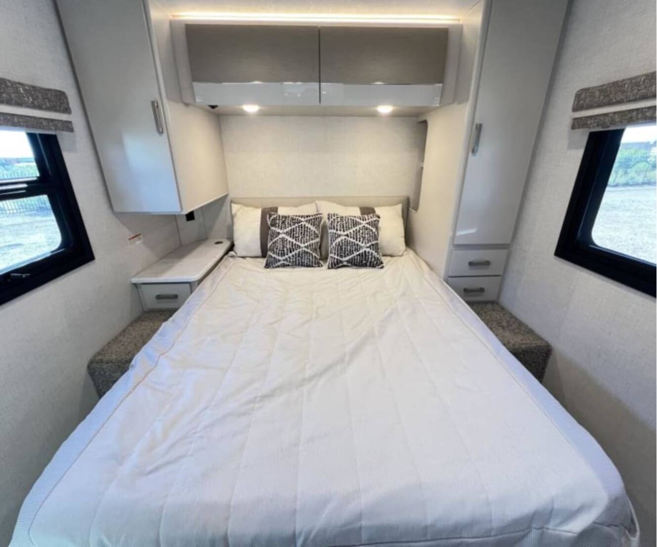 A photo of this 2026 Thor Motor Coach VEGAS 28.1