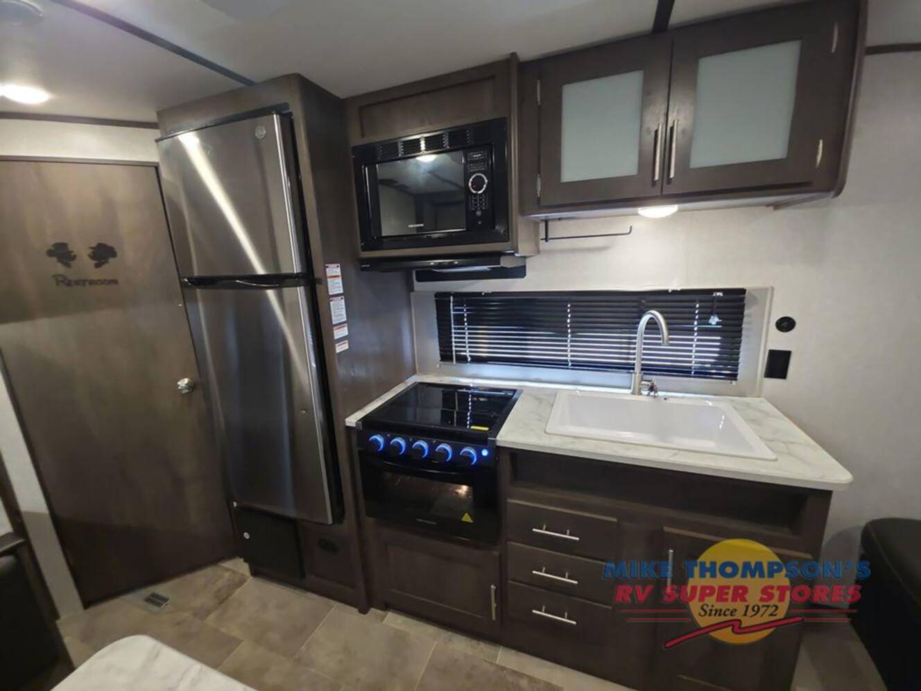 A photo of this 2021 Dutchmen Rv Coleman Lantern LT Series 274BHWE
