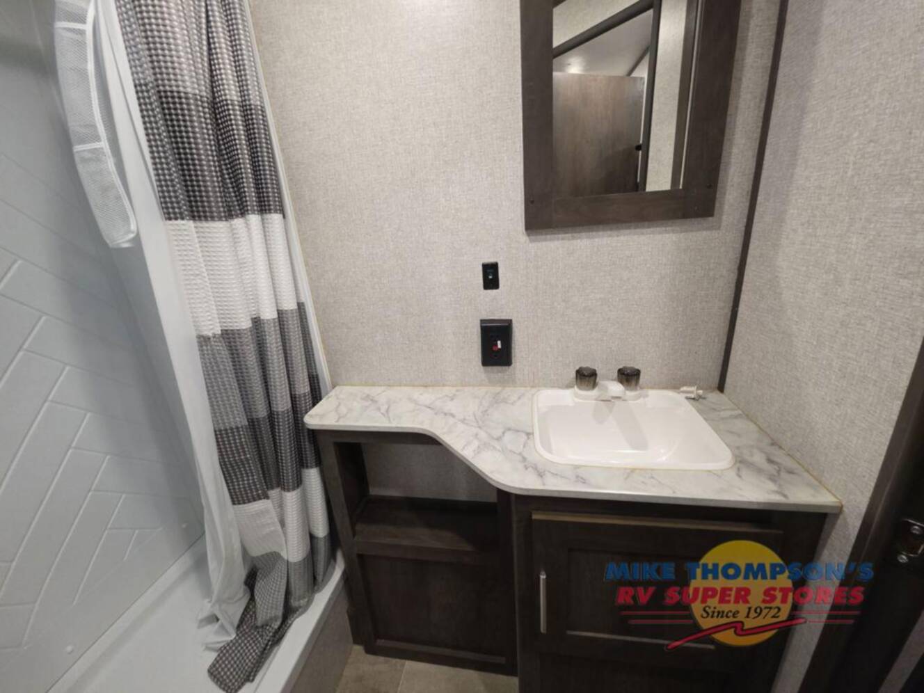 A photo of this 2021 Dutchmen Rv Coleman Lantern LT Series 274BHWE