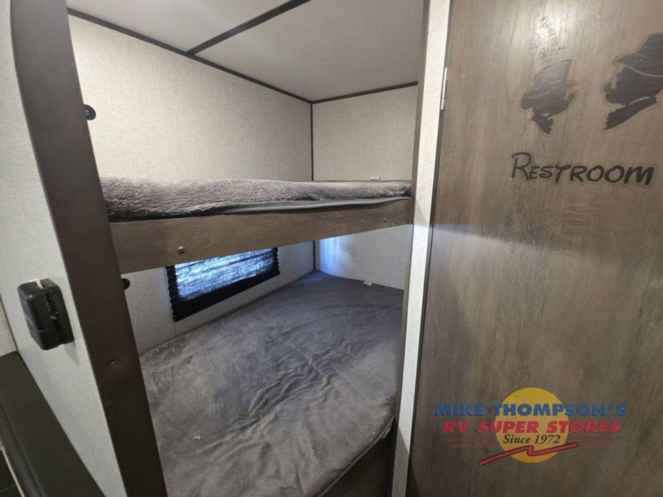 A photo of this 2021 Dutchmen Rv Coleman Lantern LT Series 274BHWE