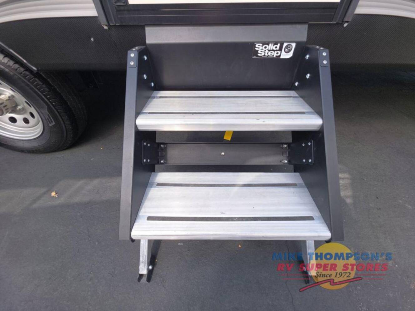 A photo of this 2021 Dutchmen Rv Coleman Lantern LT Series 274BHWE