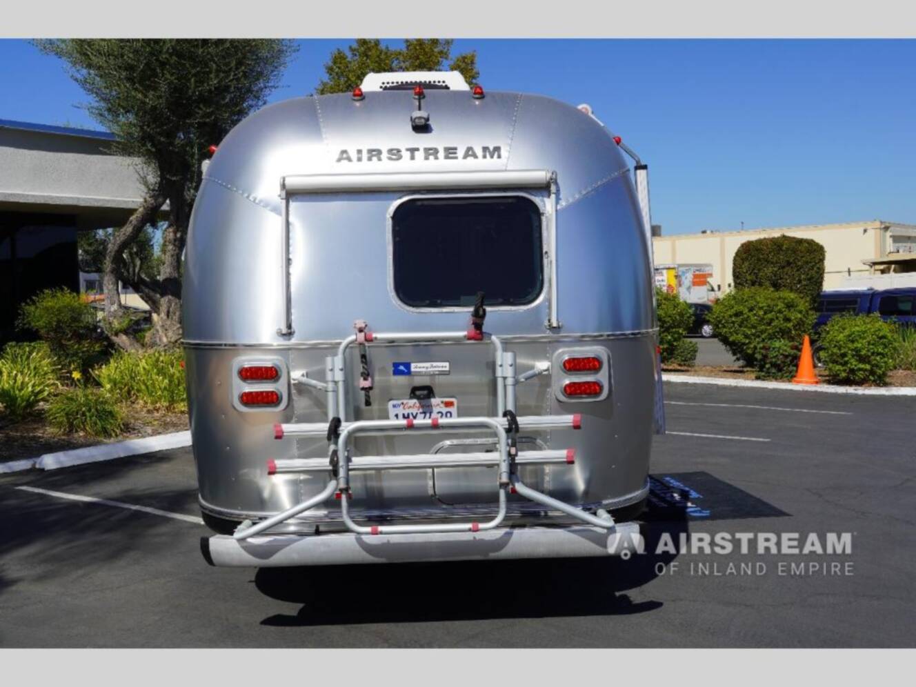 A photo of this 2018 Airstream TOMMY BAHAMA 19CB