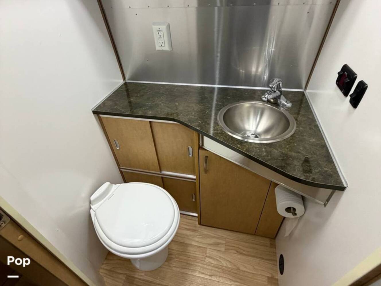 A photo of this 2016 Airstream Flying Cloud 25FB