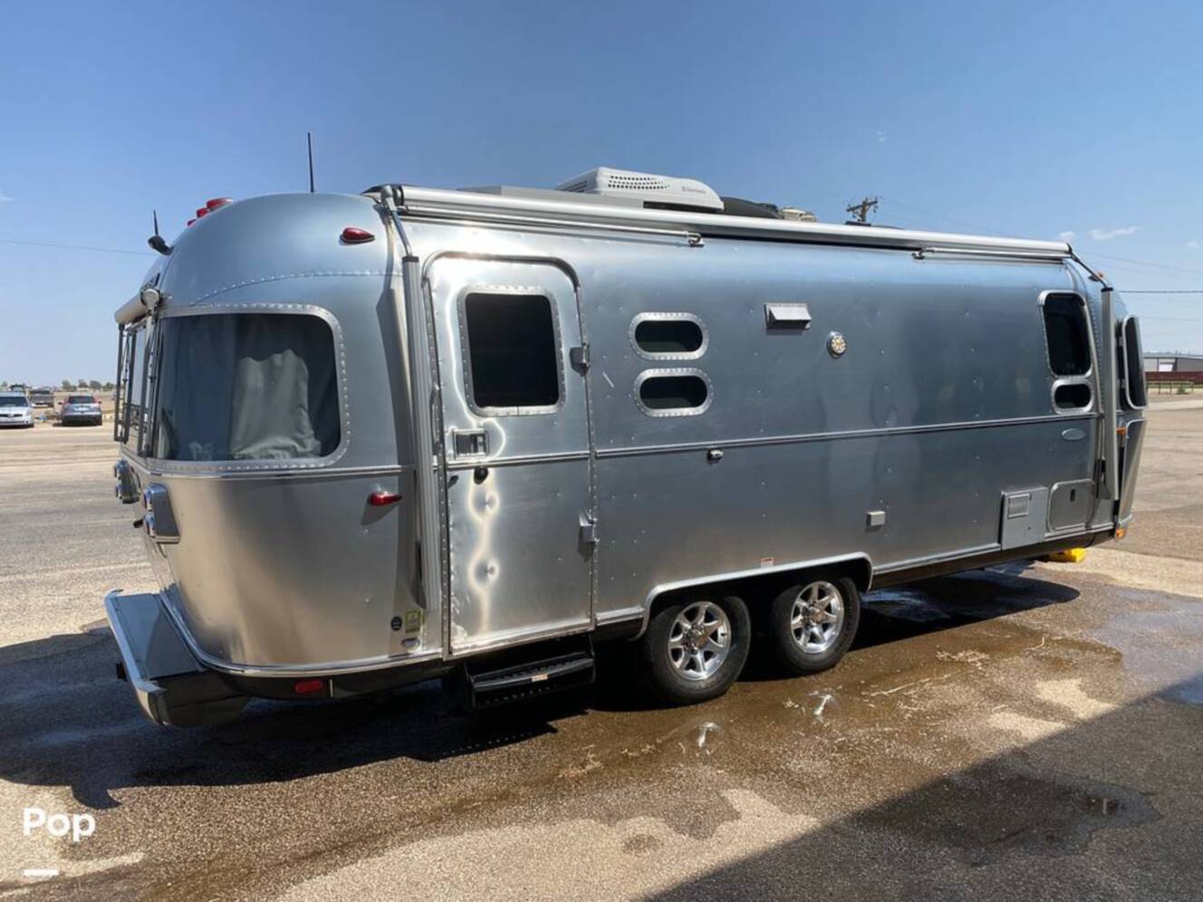 A photo of this 2016 Airstream Flying Cloud 25FB