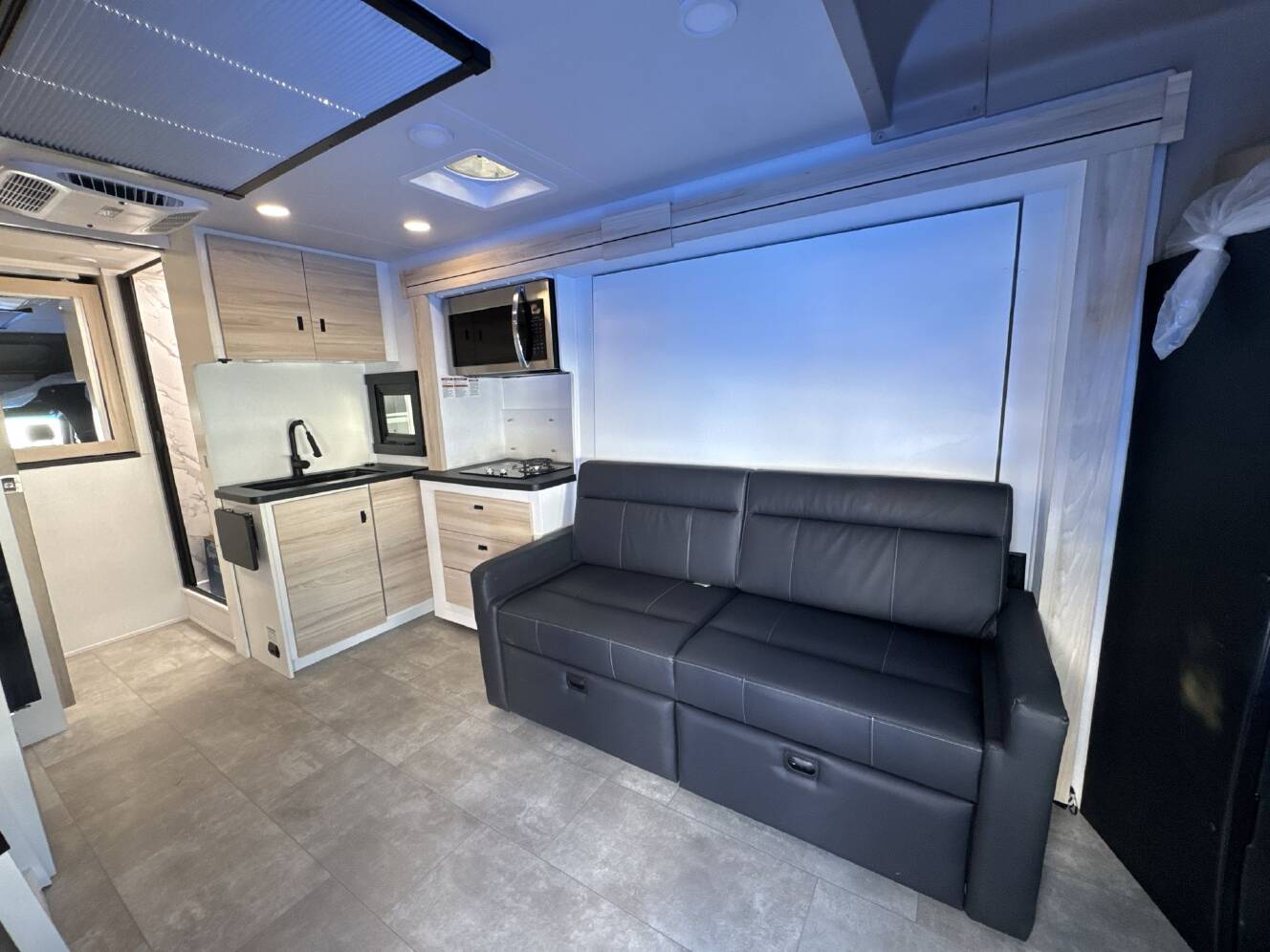 A photo of this 2026 Jayco Melbourne Prestige 25MP