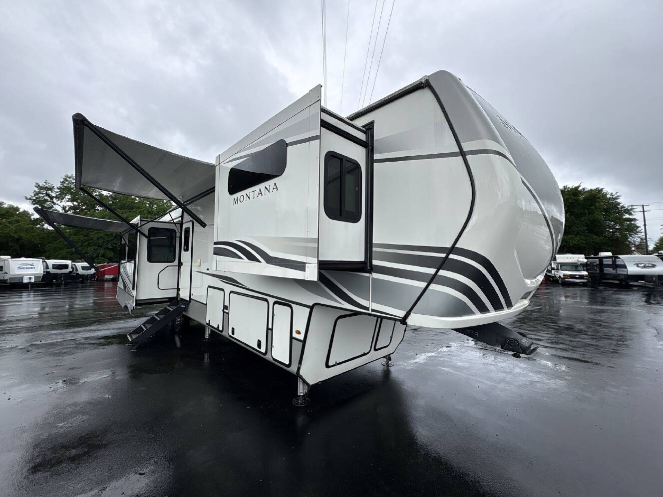 A photo of this 2022 Keystone Keystone MONTANA 3781RL