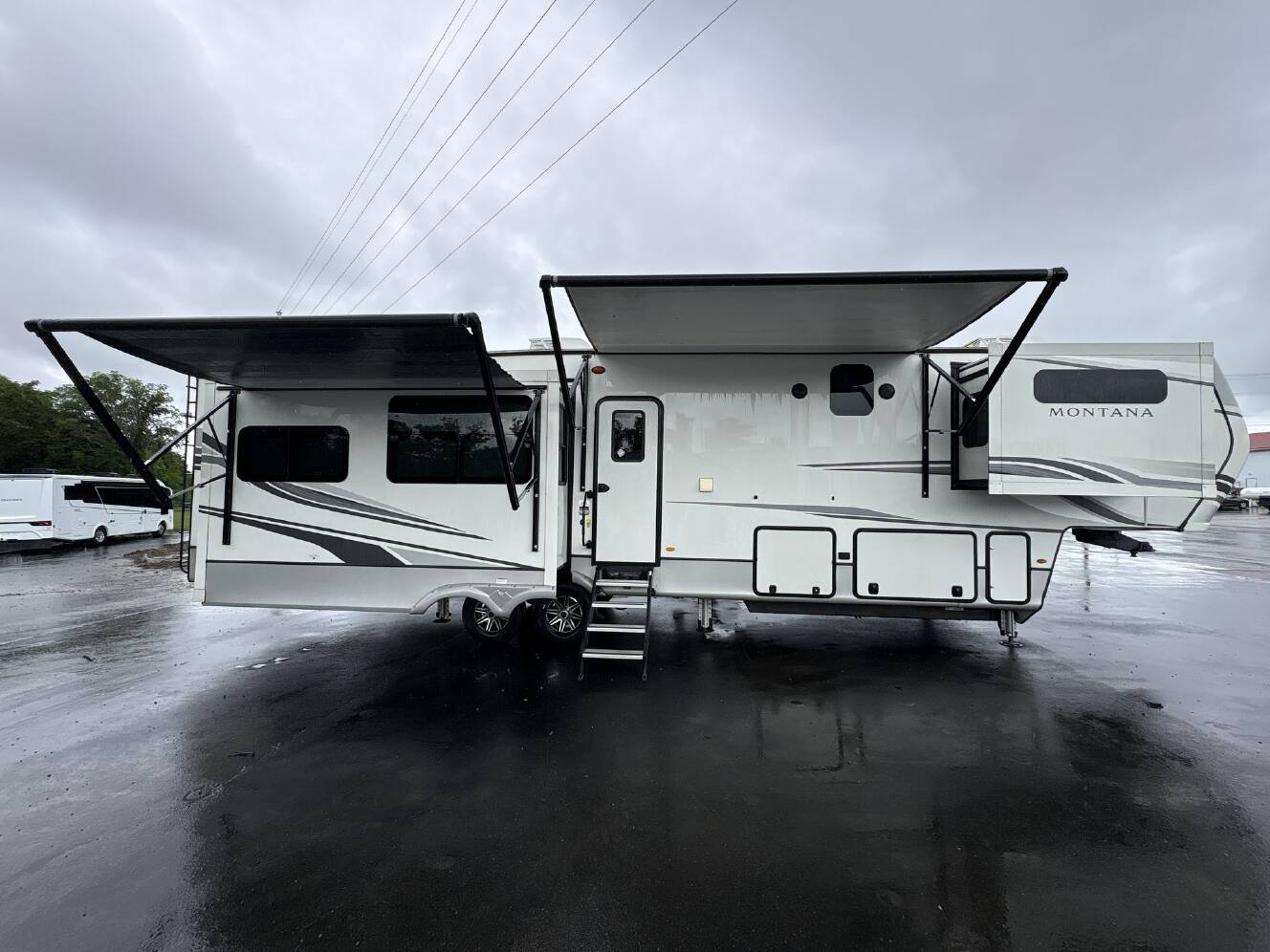 A photo of this 2022 Keystone Keystone MONTANA 3781RL