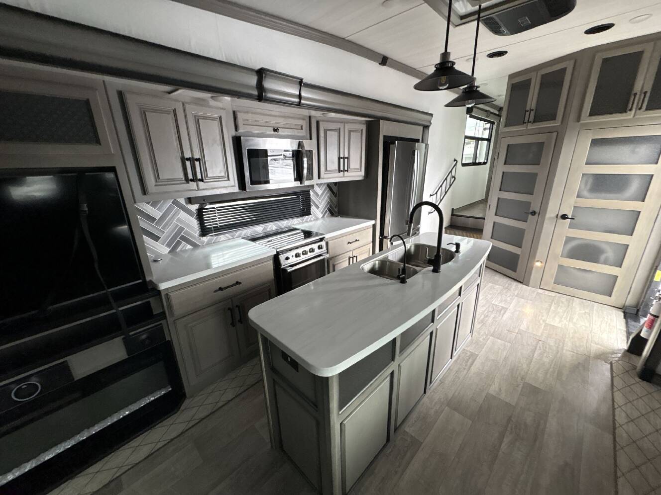 A photo of this 2022 Keystone Keystone MONTANA 3781RL