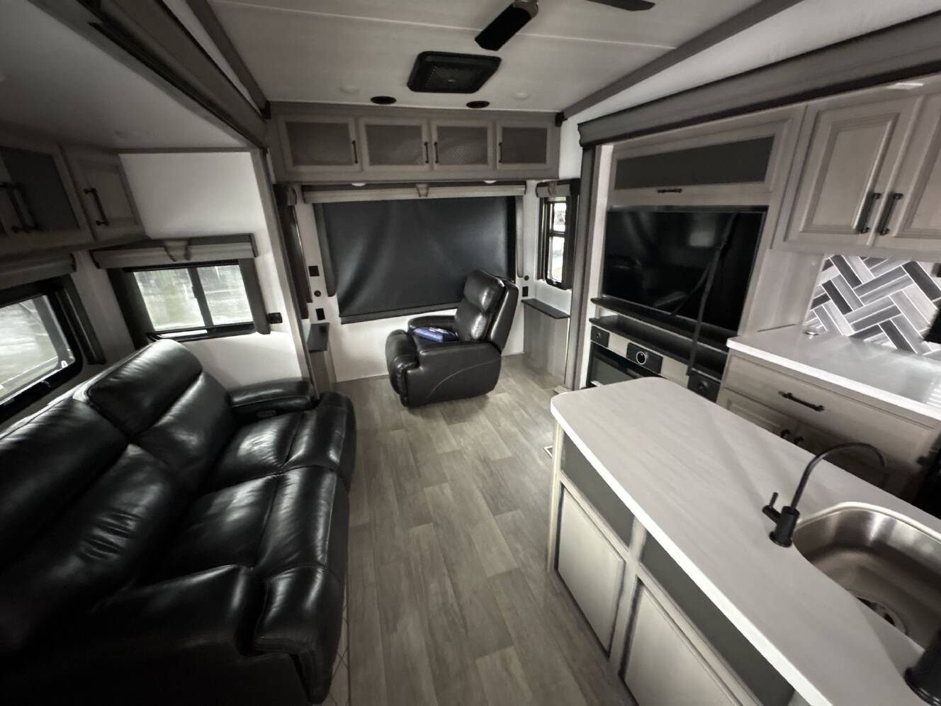 A photo of this 2022 Keystone Keystone MONTANA 3781RL