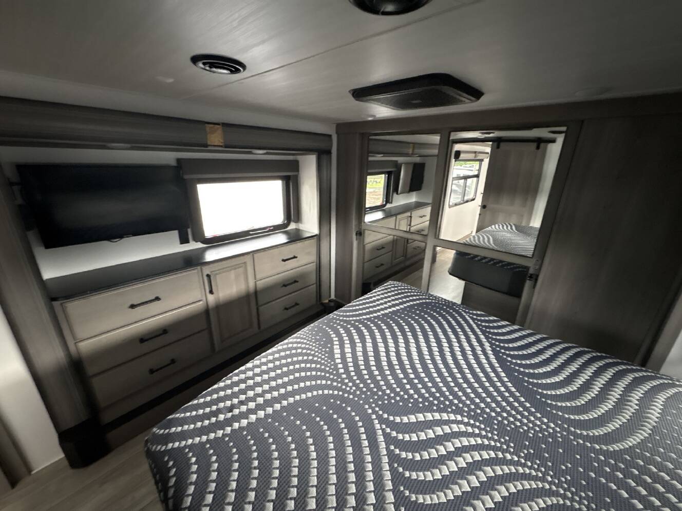 A photo of this 2022 Keystone Keystone MONTANA 3781RL