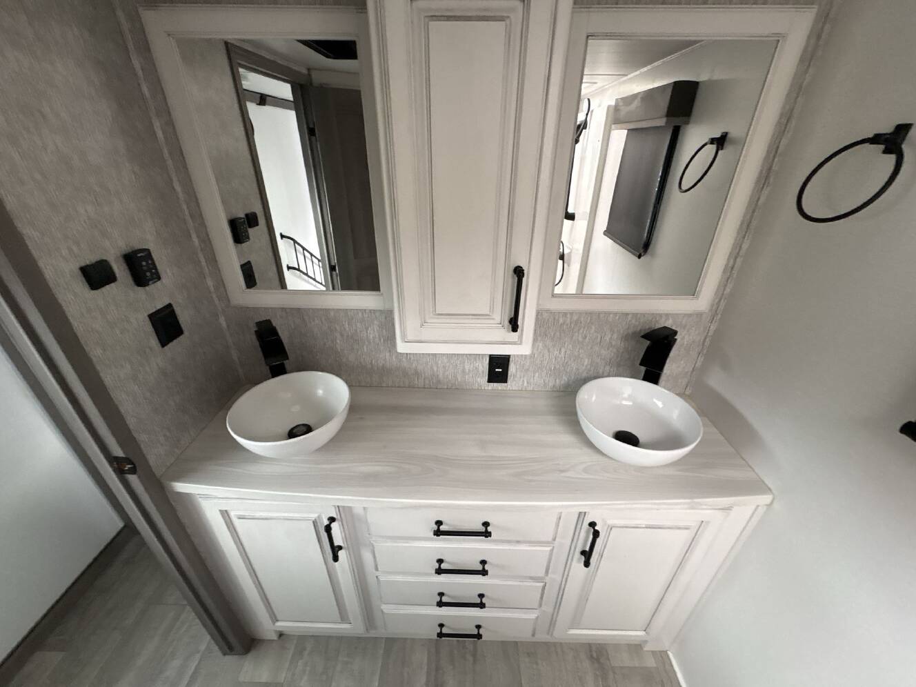 A photo of this 2022 Keystone Keystone MONTANA 3781RL
