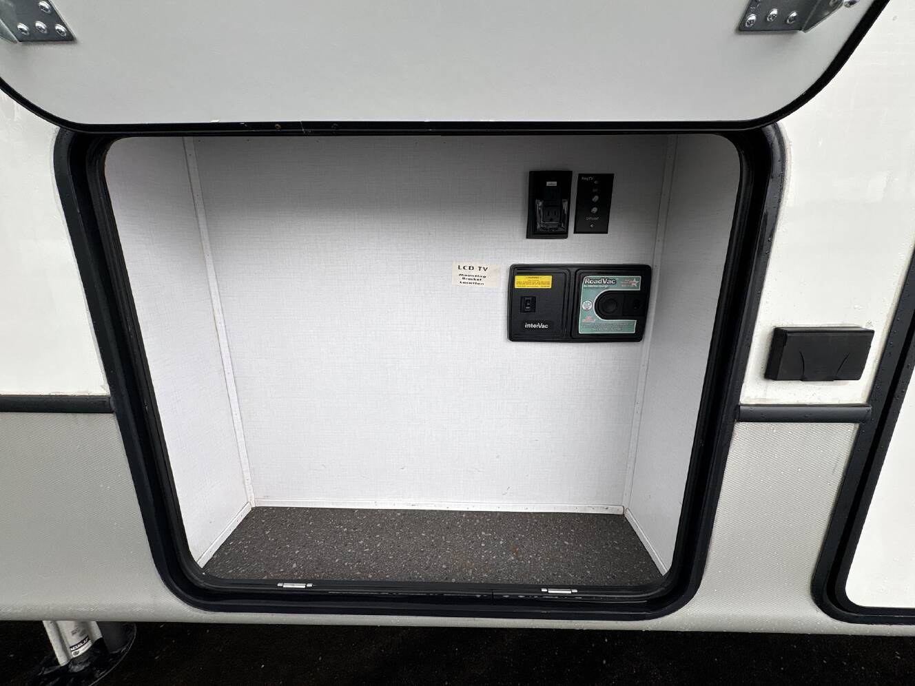 A photo of this 2022 Keystone Keystone MONTANA 3781RL