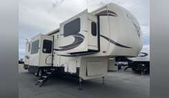 2020 Forest River CEDAR CREEK SILVERBACK 37FLK RV
